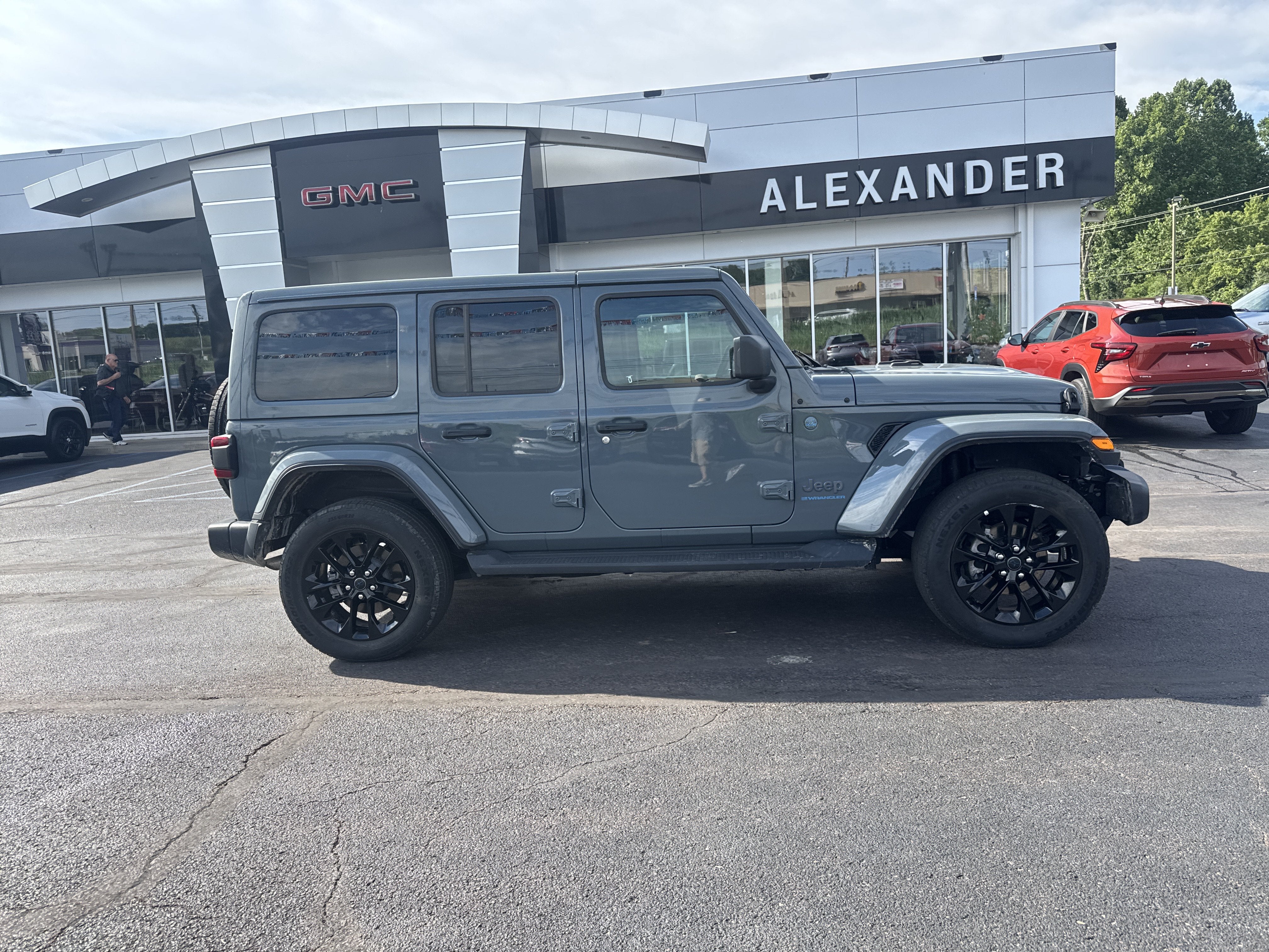 2025 Jeep Wrangler 4xe Sahara 4xe