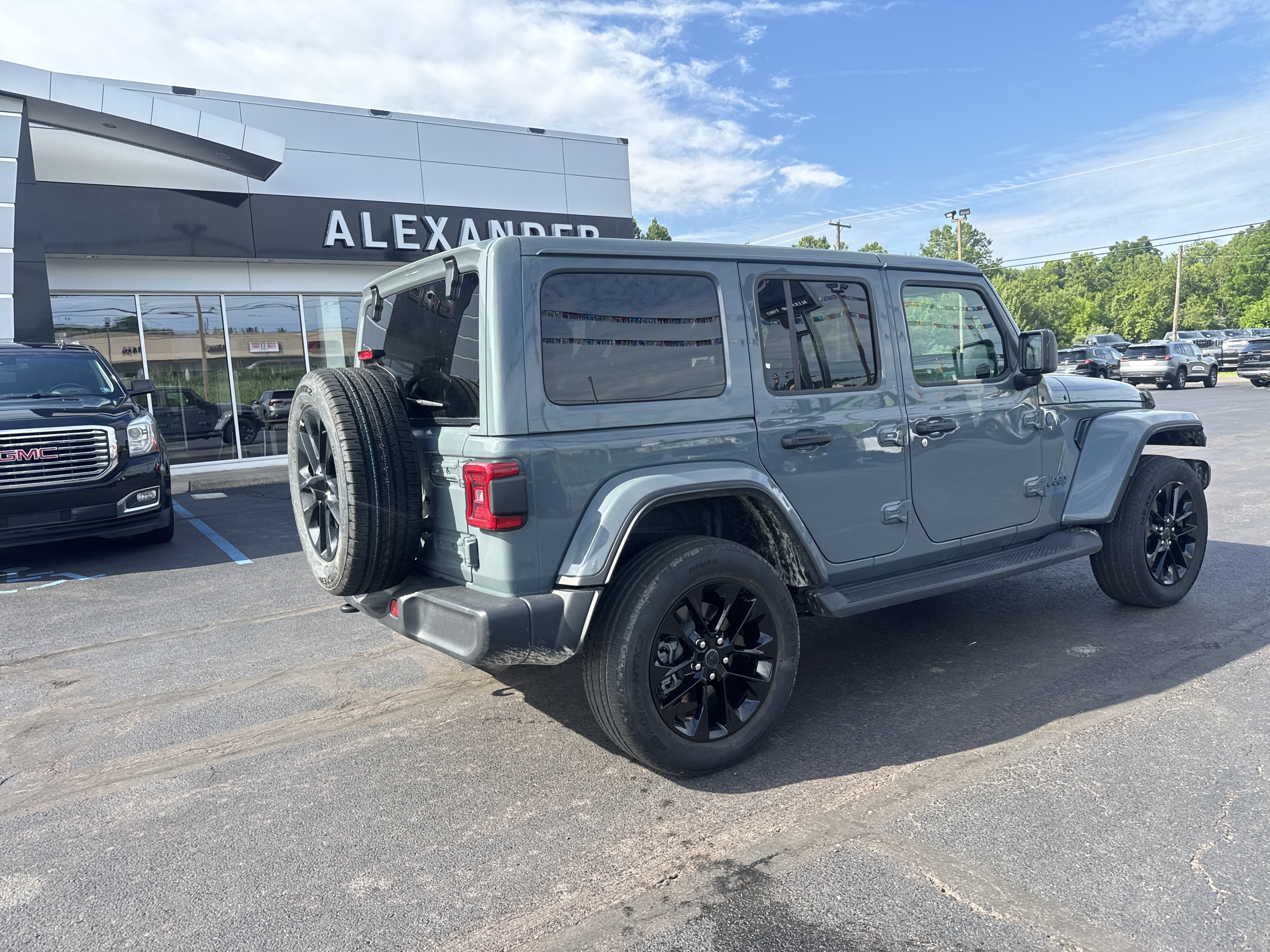2025 Jeep Wrangler 4xe Sahara 4xe
