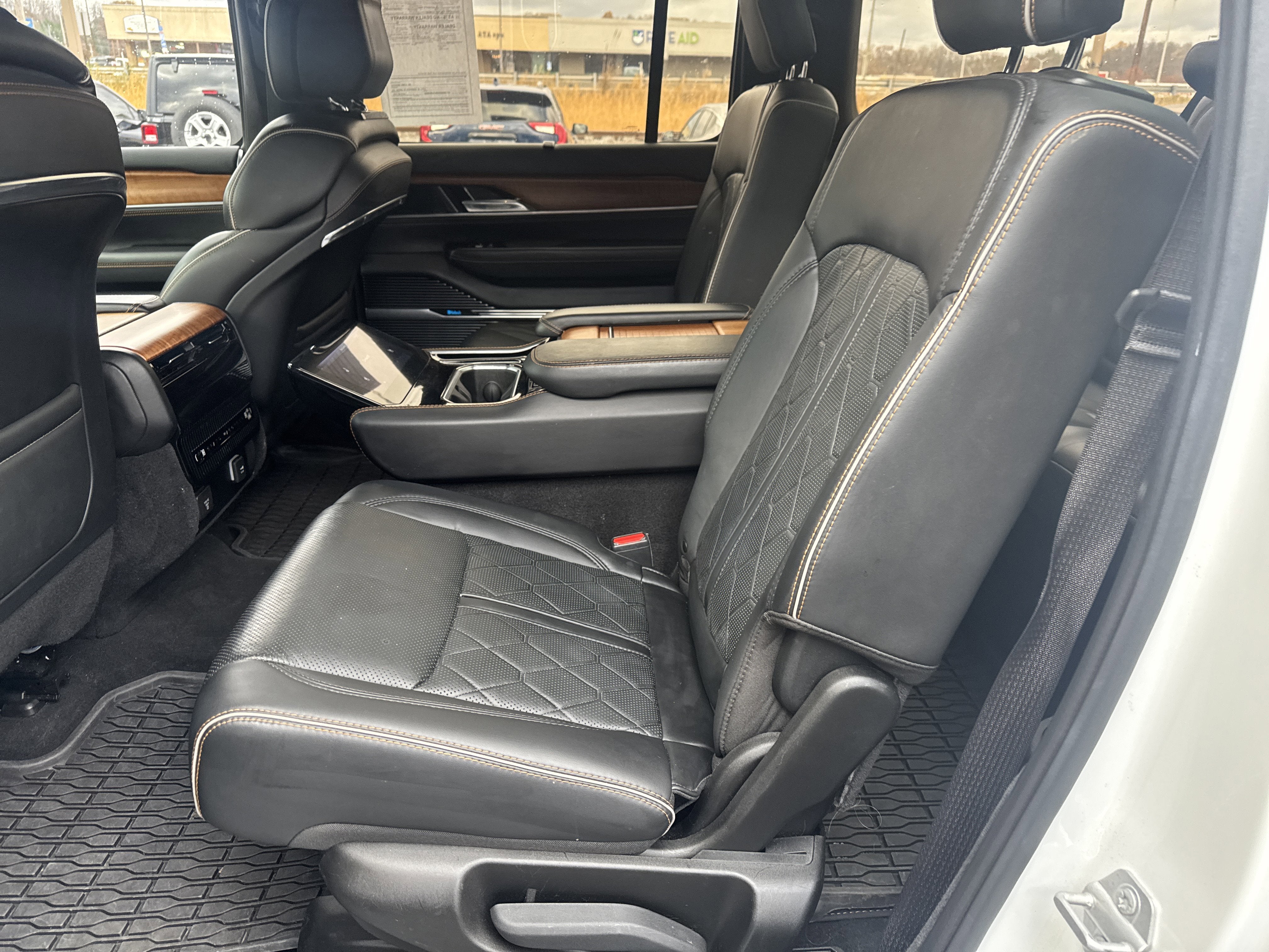 2023 Jeep Grand Wagoneer L Series III