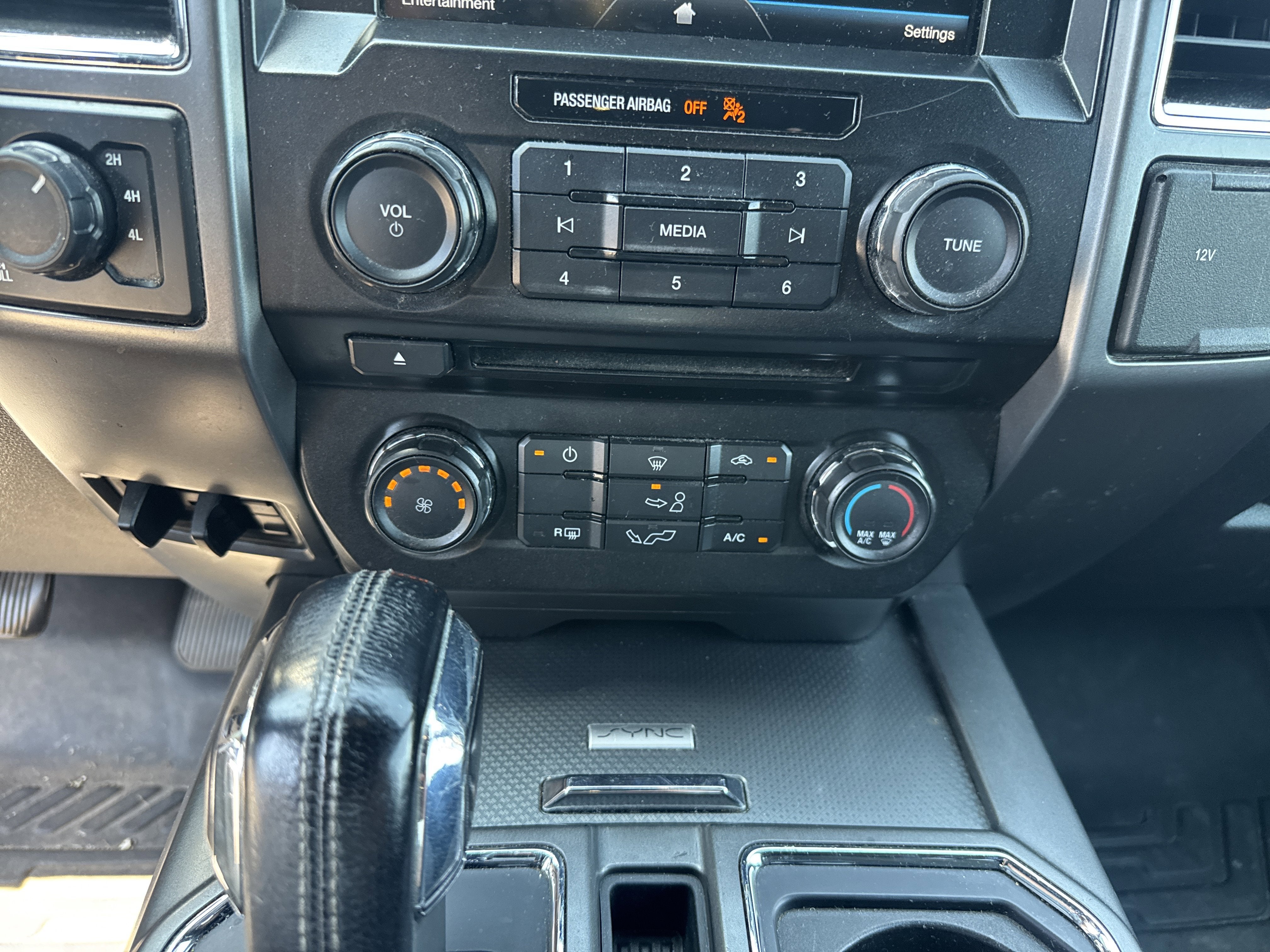 2015 Ford F-150 XLT w/HD Payload Pkg