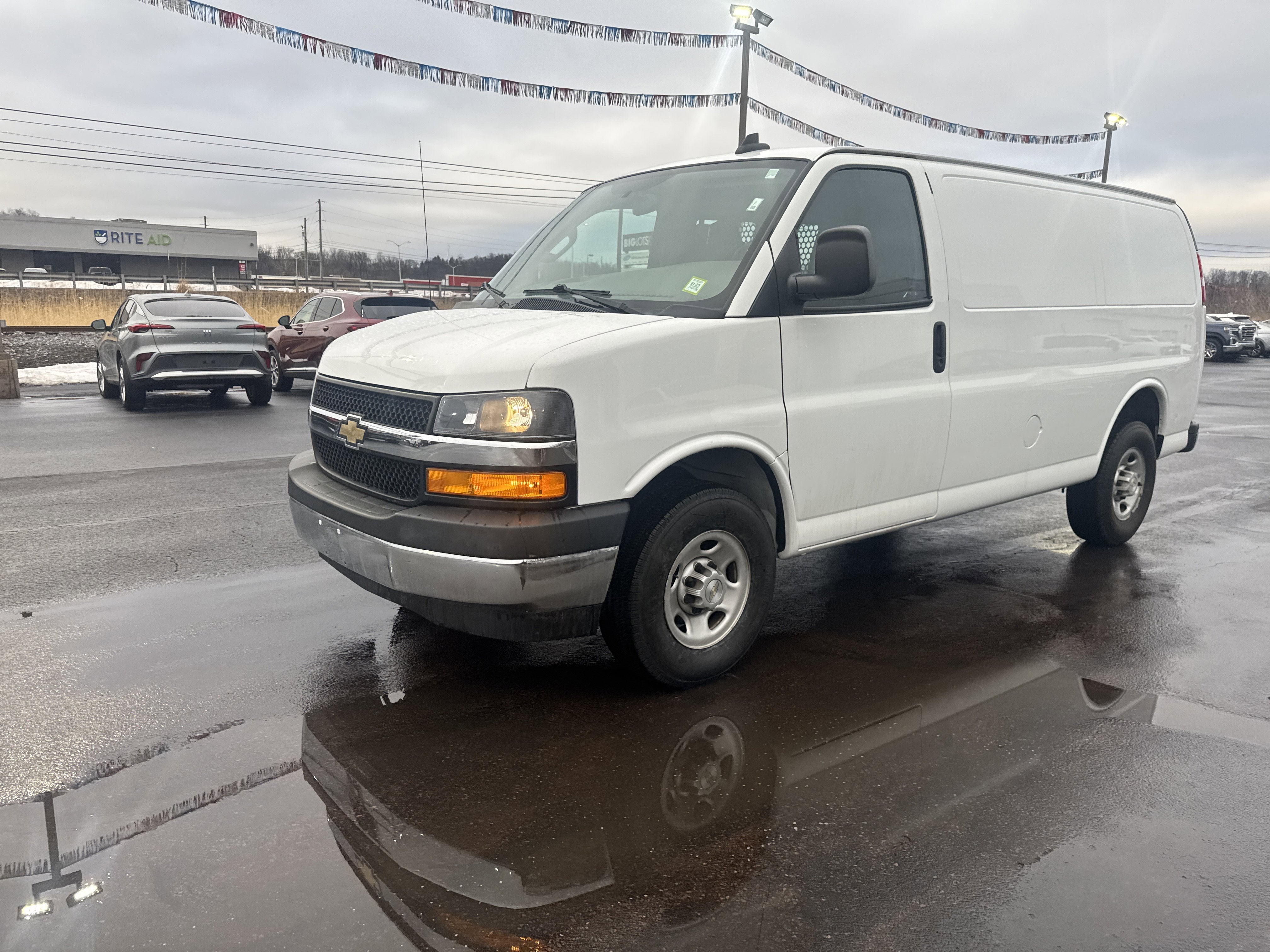 2022 Chevrolet Express Cargo 2500 WT