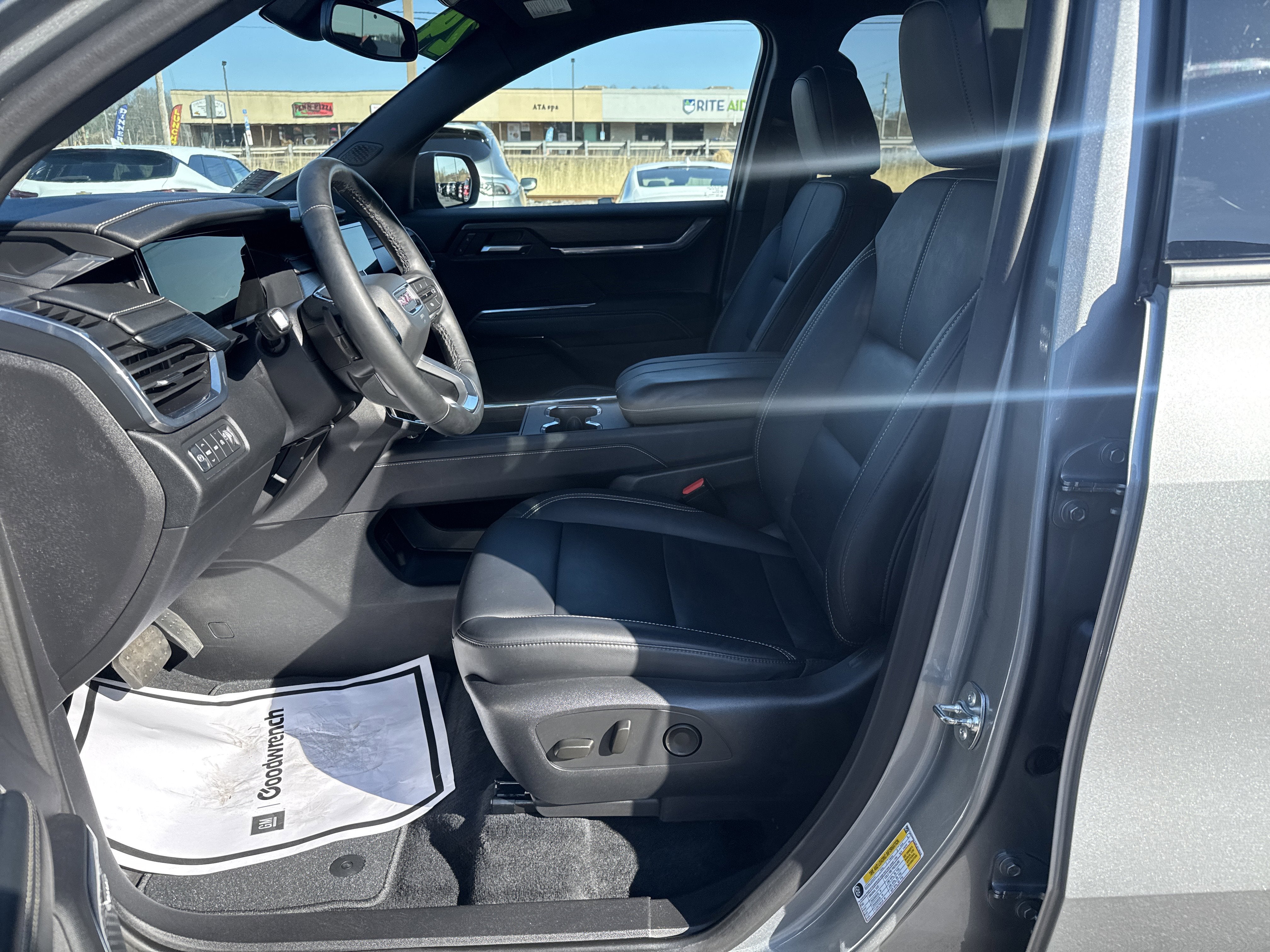 2024 GMC Acadia Elevation