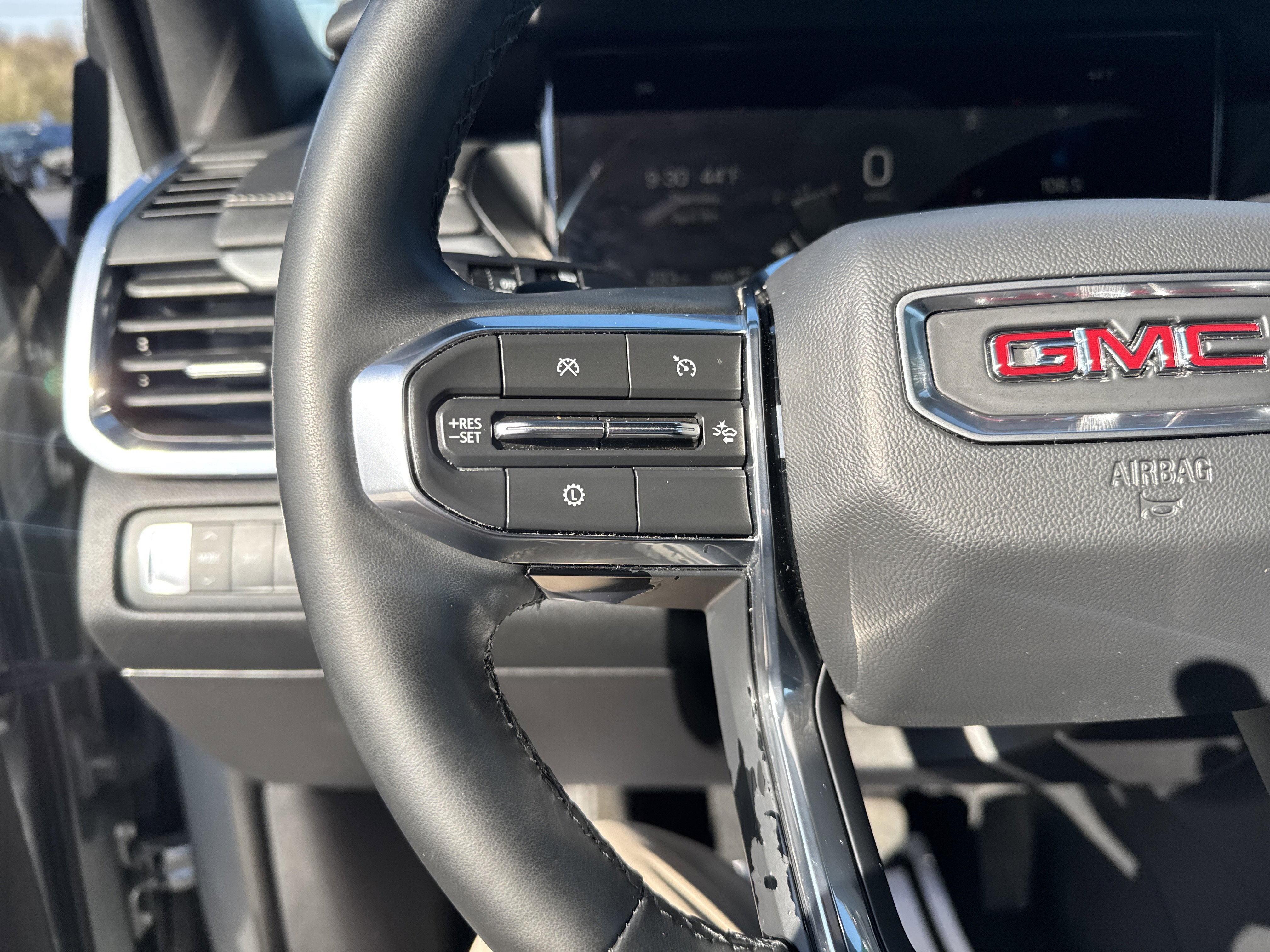 2024 GMC Acadia Elevation