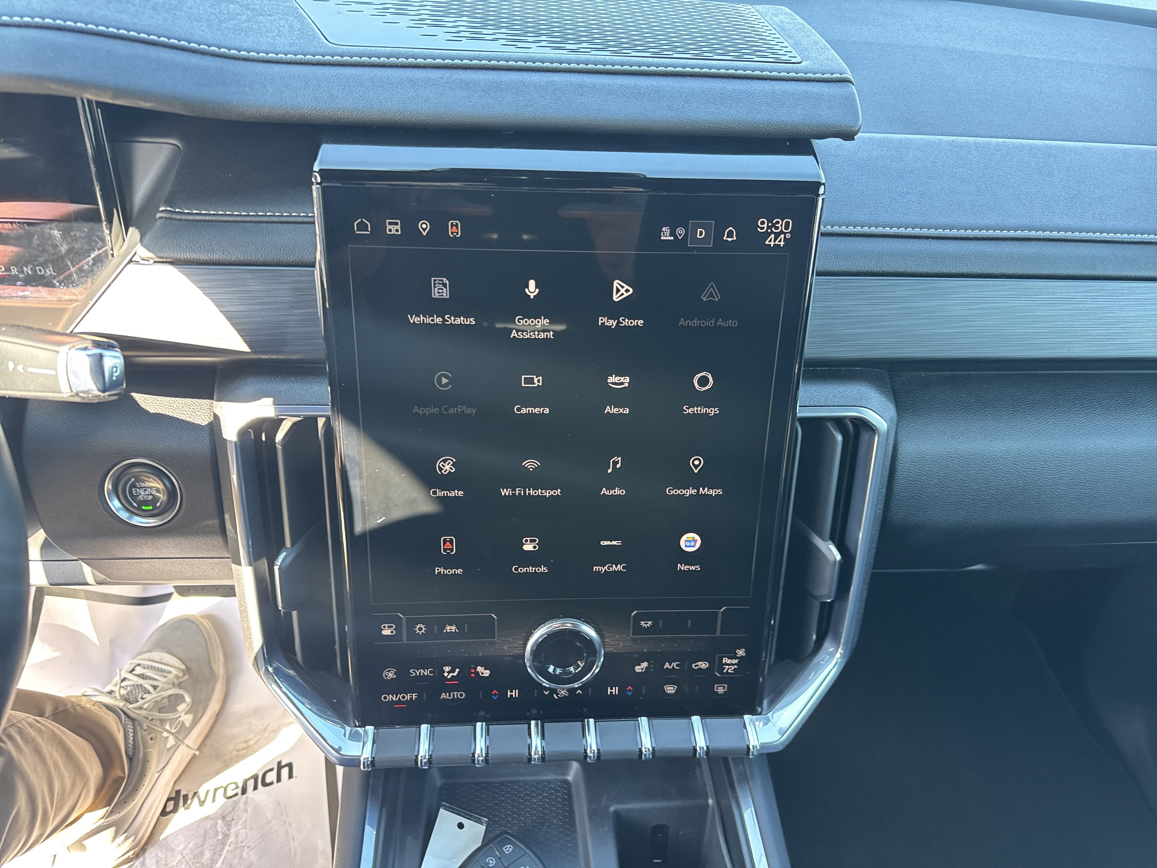 2024 GMC Acadia Elevation