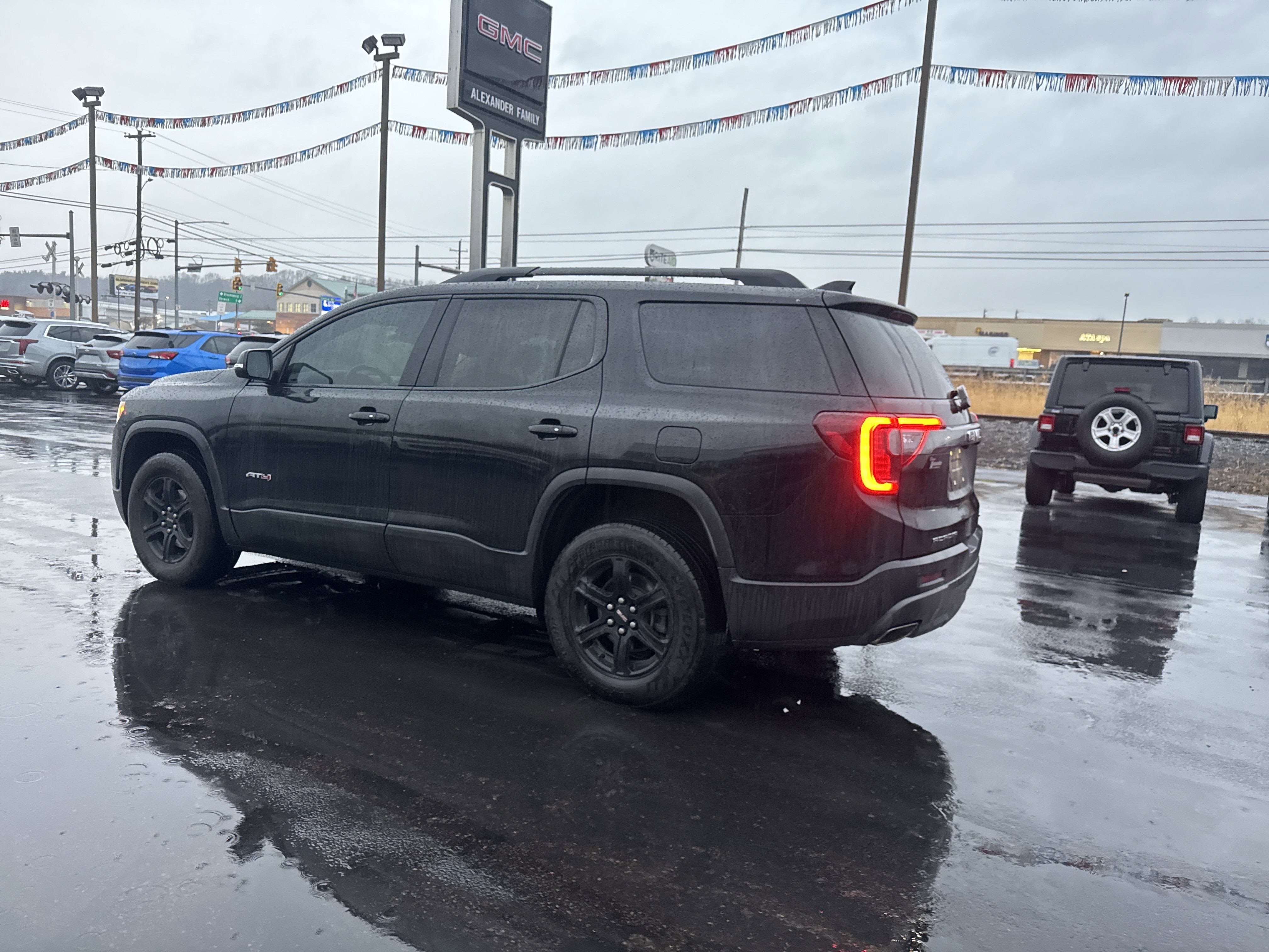 2021 GMC Acadia AT4