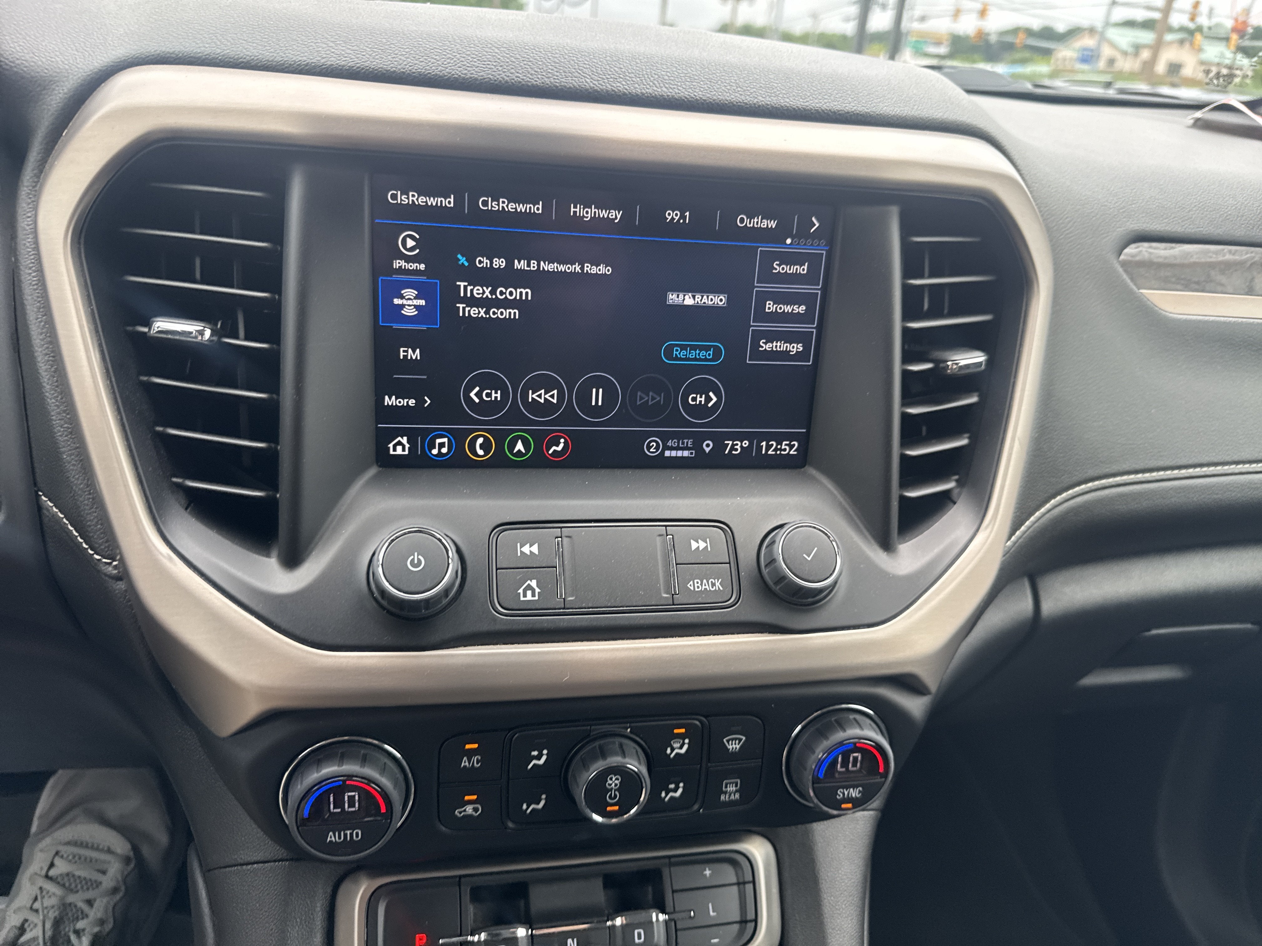 2023 GMC Acadia Denali