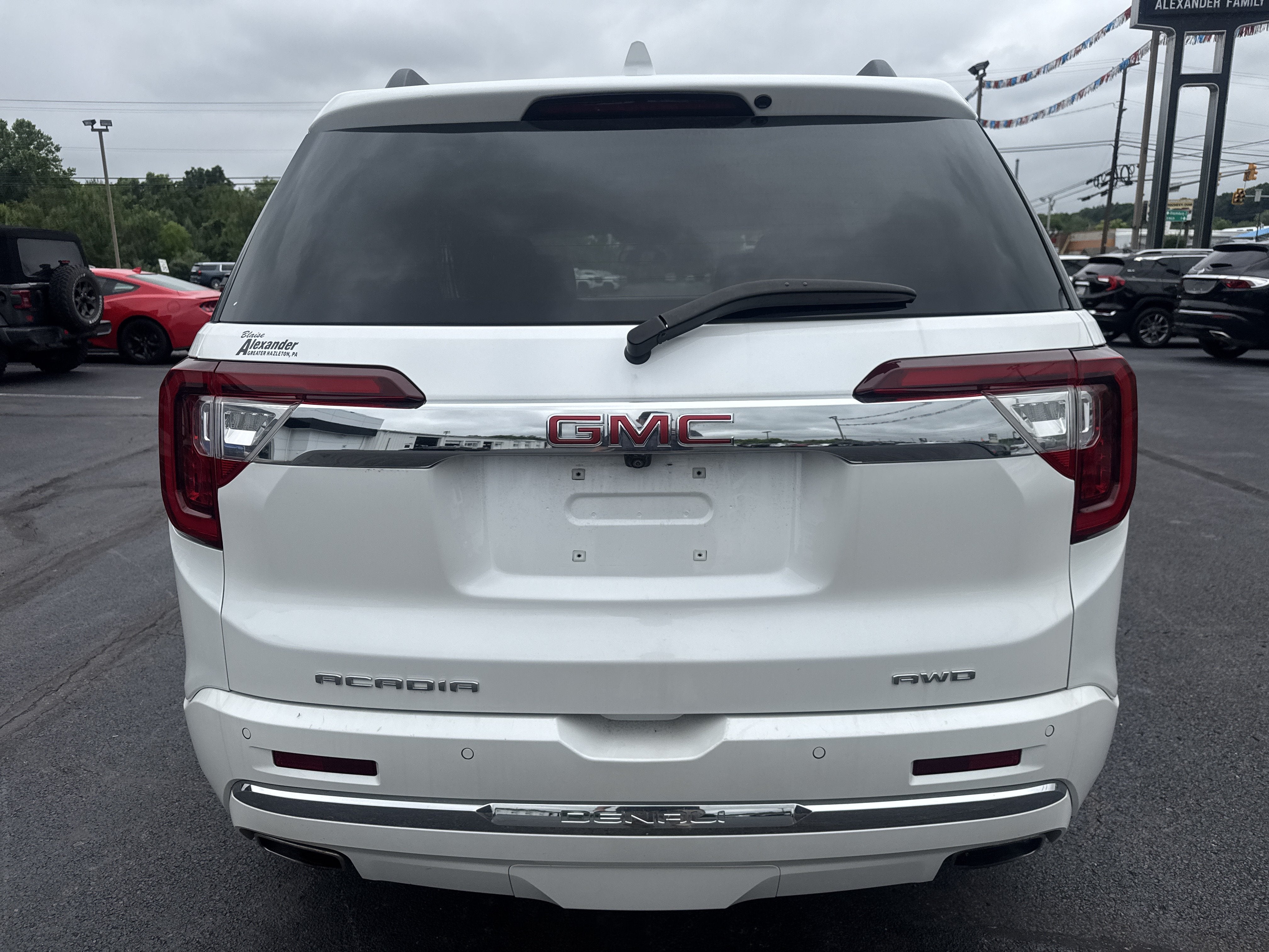 2023 GMC Acadia Denali