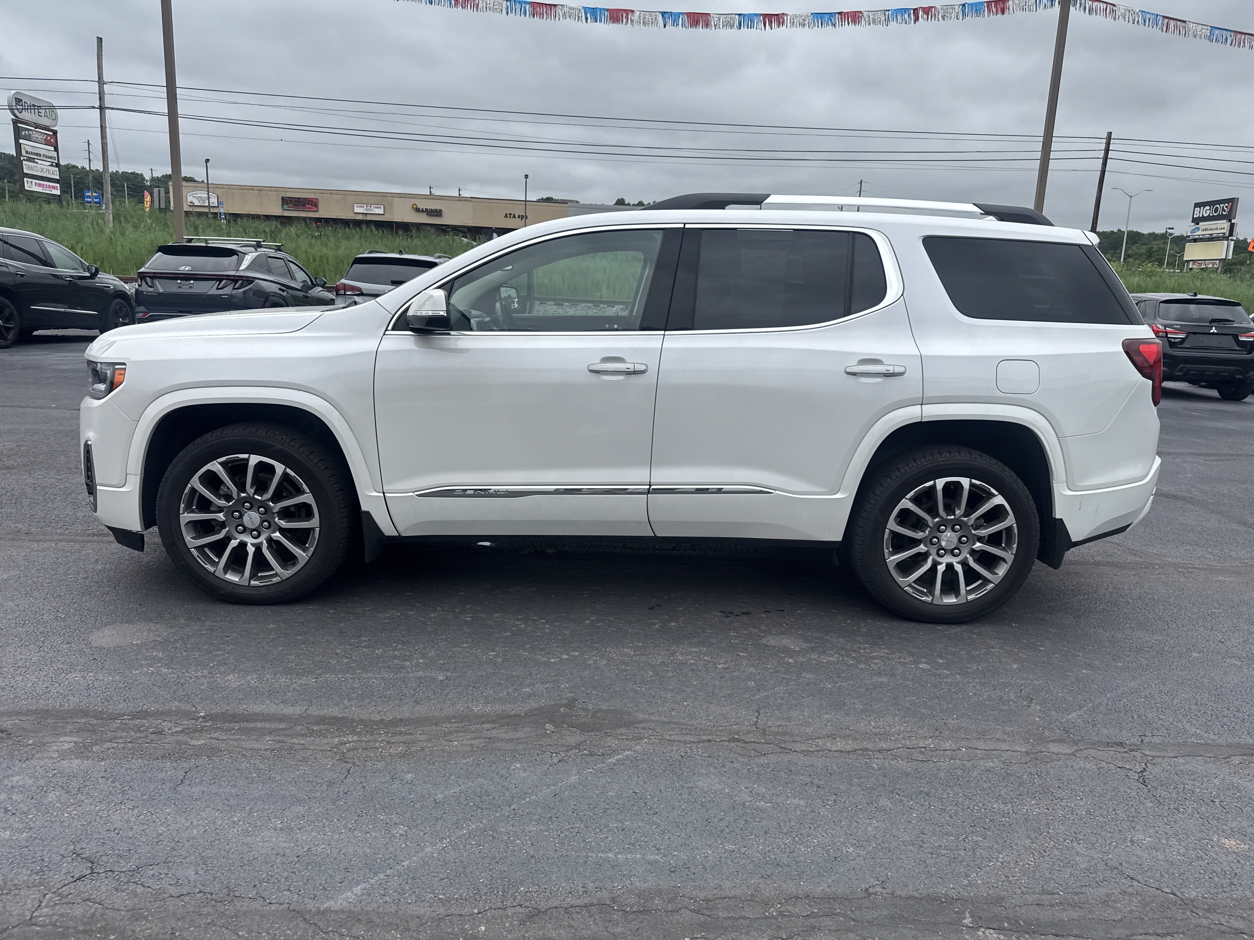 2023 GMC Acadia Denali