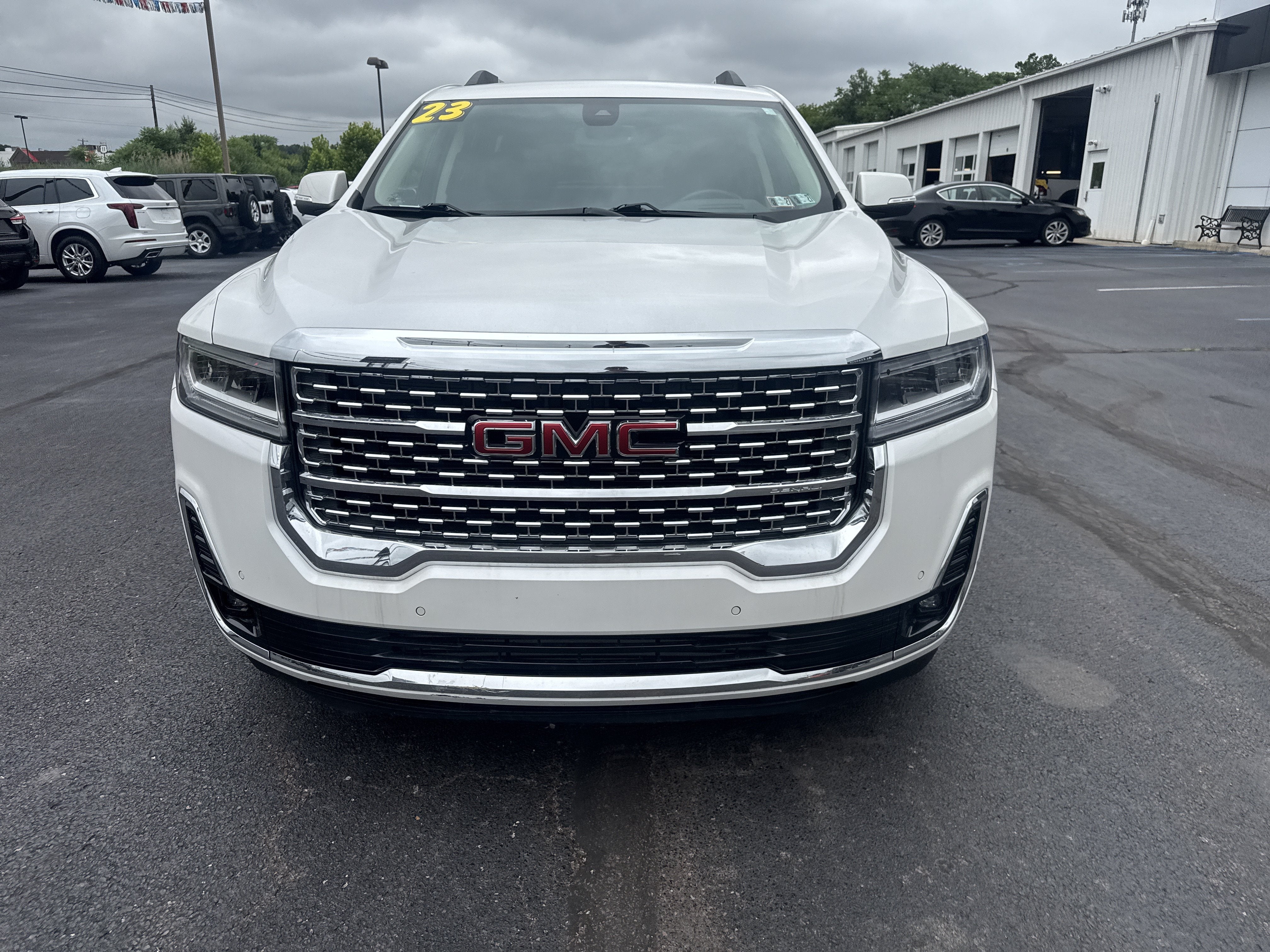 2023 GMC Acadia Denali
