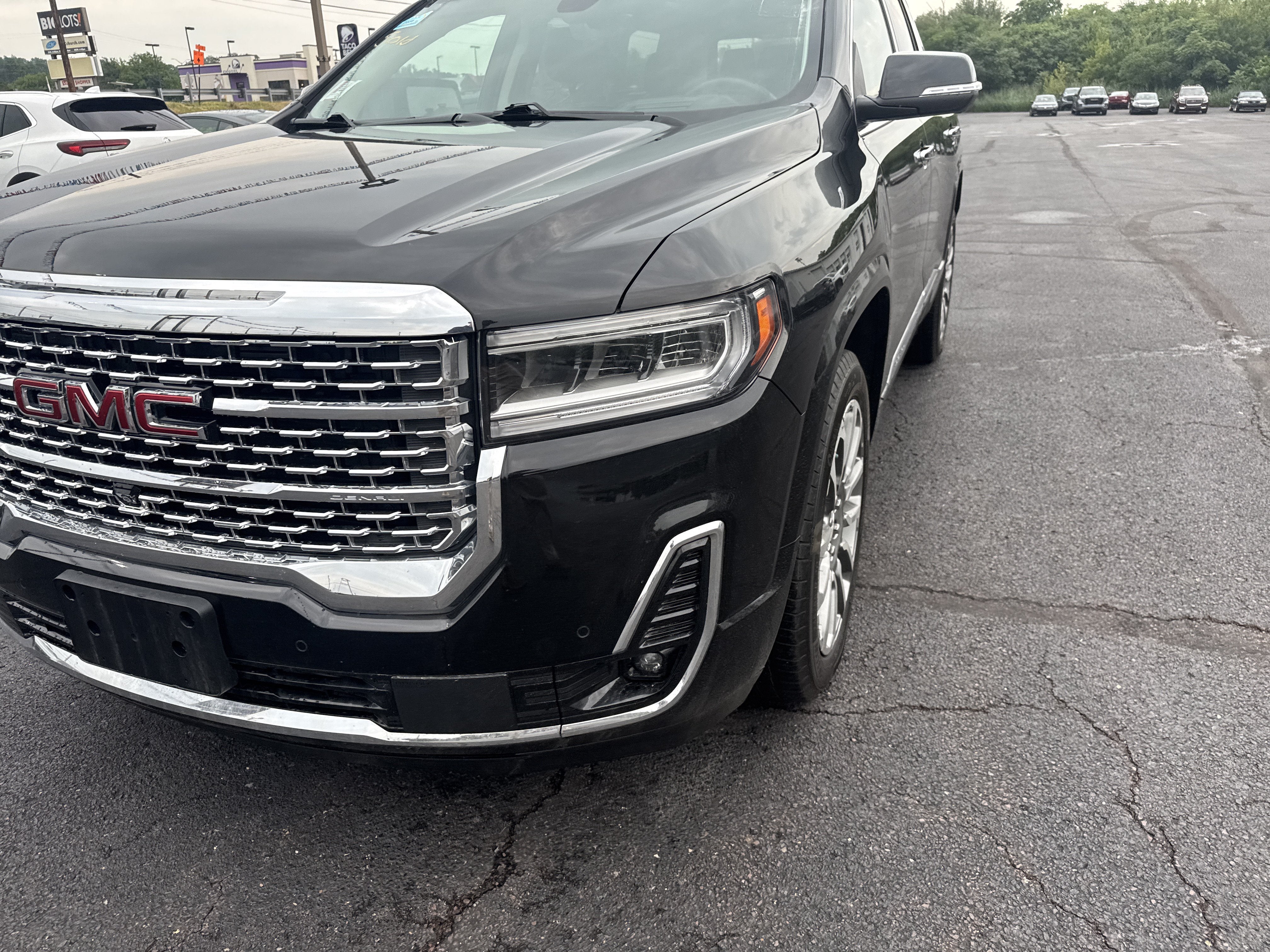 2023 GMC Acadia Denali