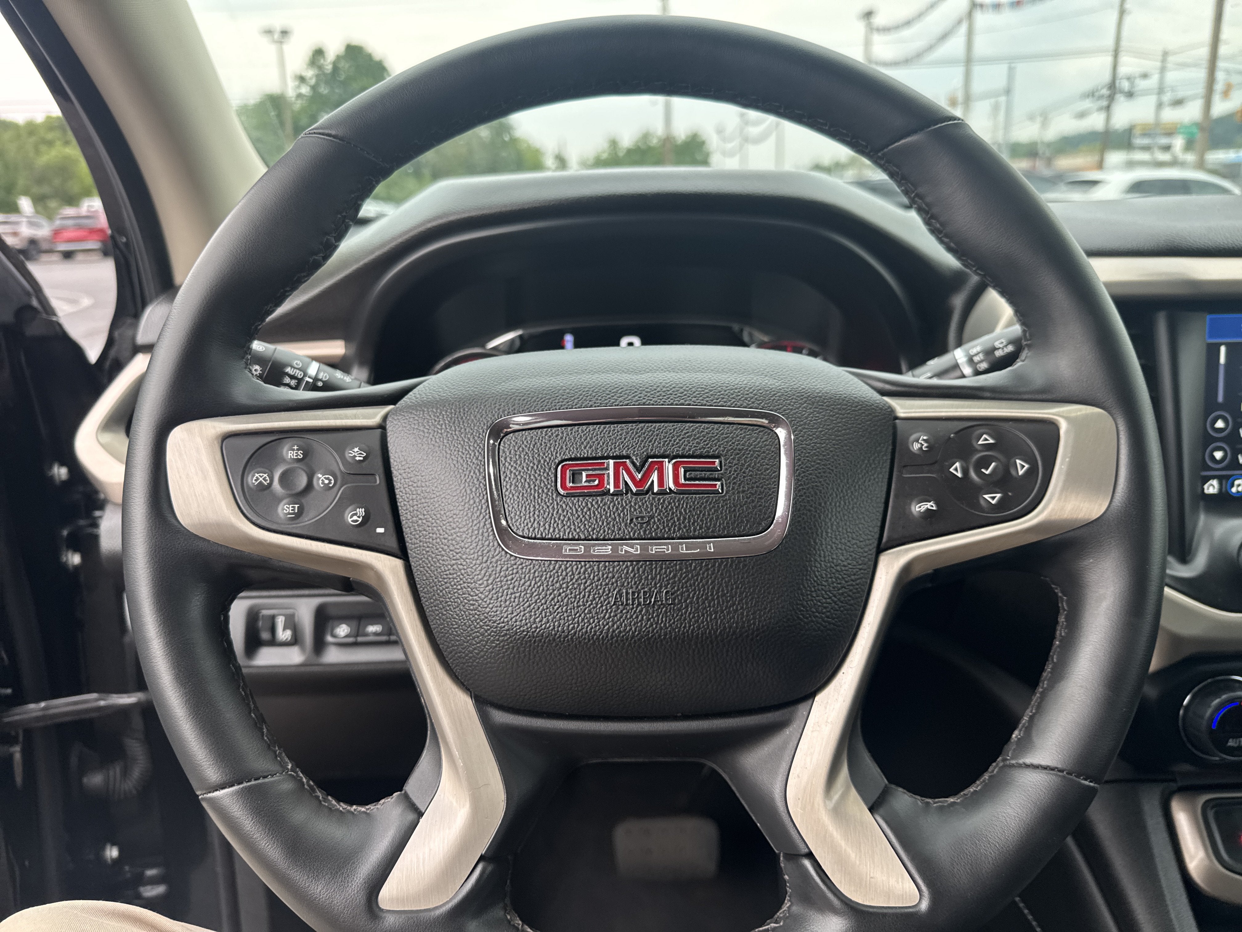 2023 GMC Acadia Denali