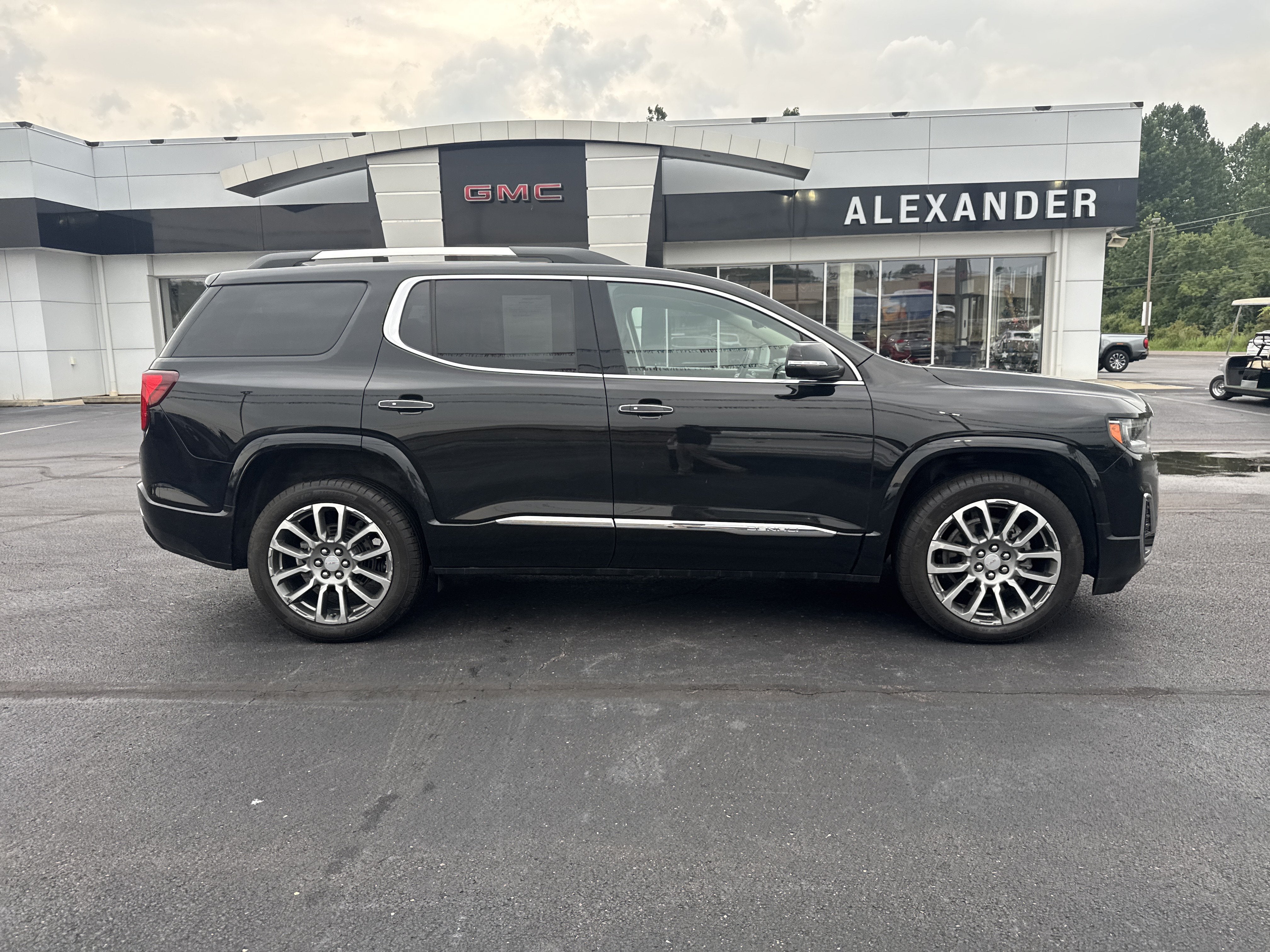 2023 GMC Acadia Denali