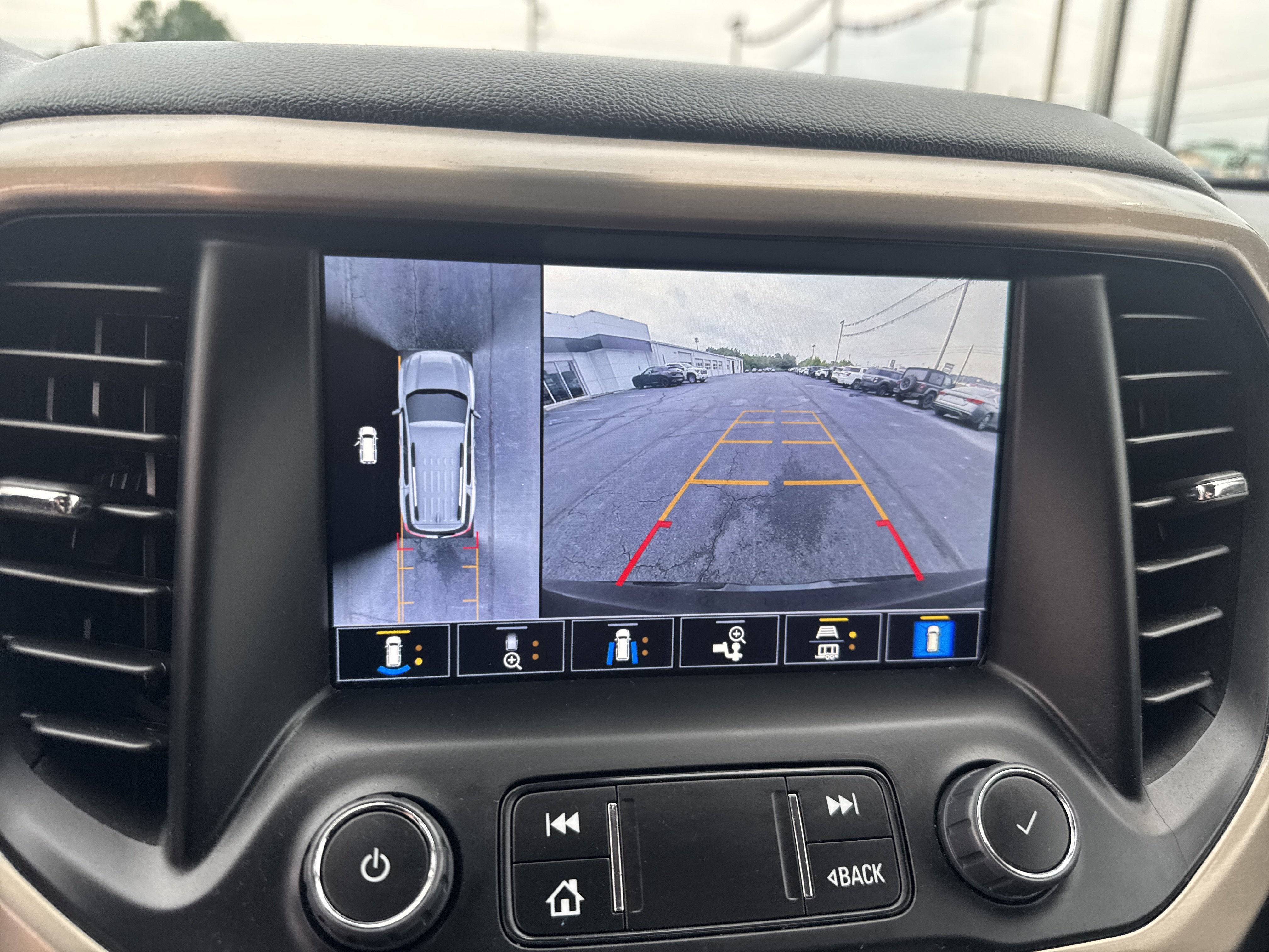 2023 GMC Acadia Denali