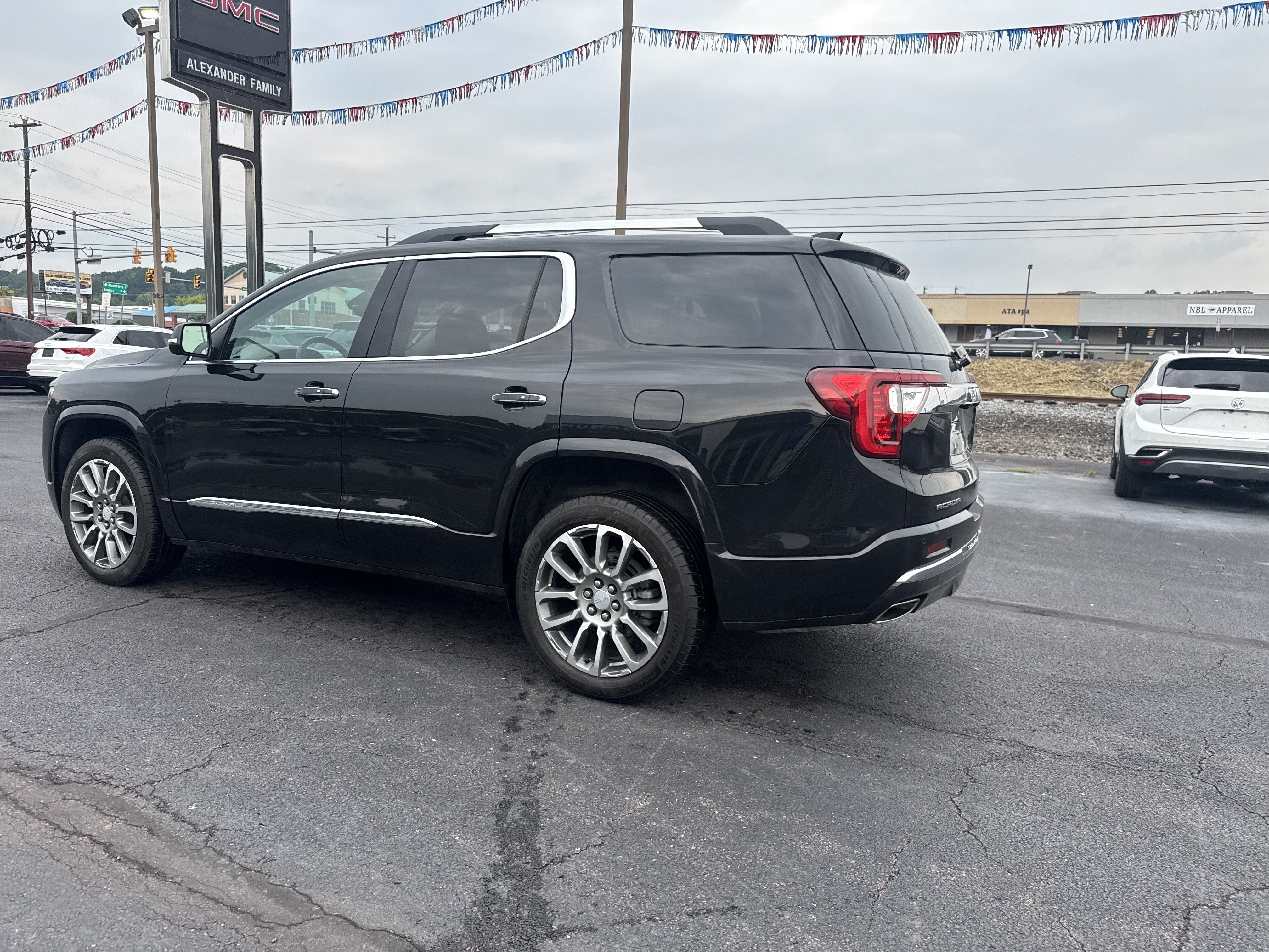 2023 GMC Acadia Denali