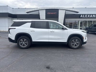 2025 Chevrolet Traverse LT