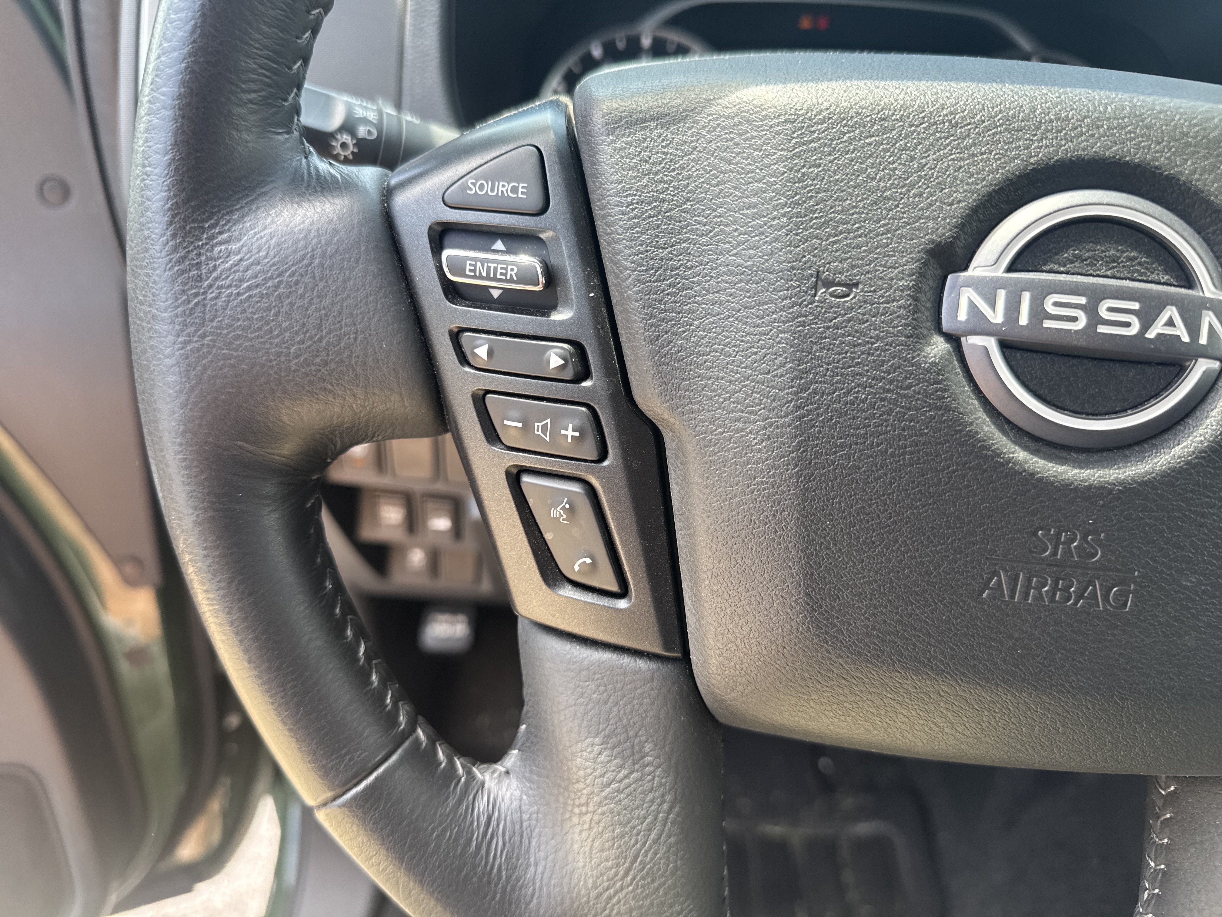 2024 Nissan Frontier SL