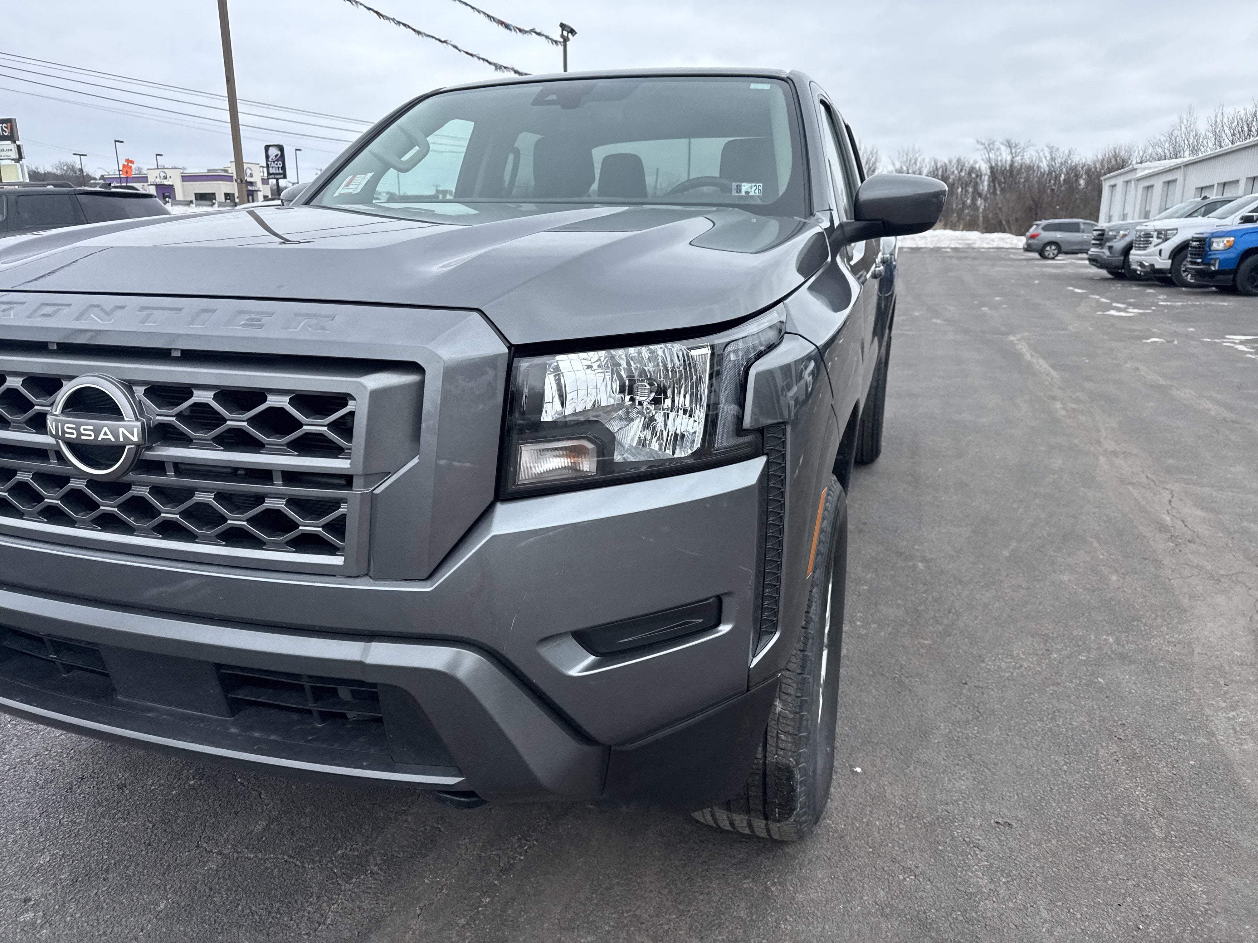 2022 Nissan Frontier SV
