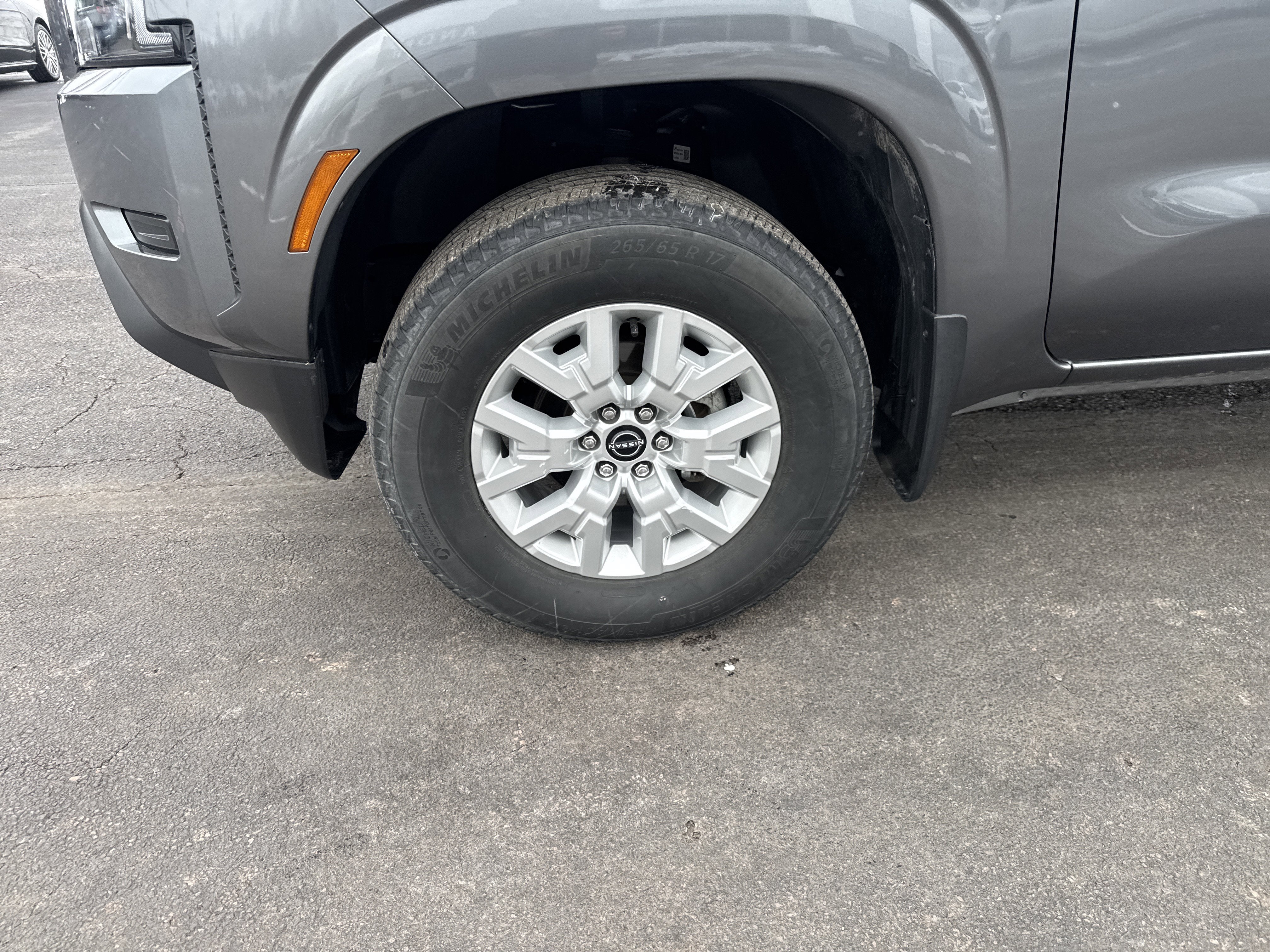 2022 Nissan Frontier SV