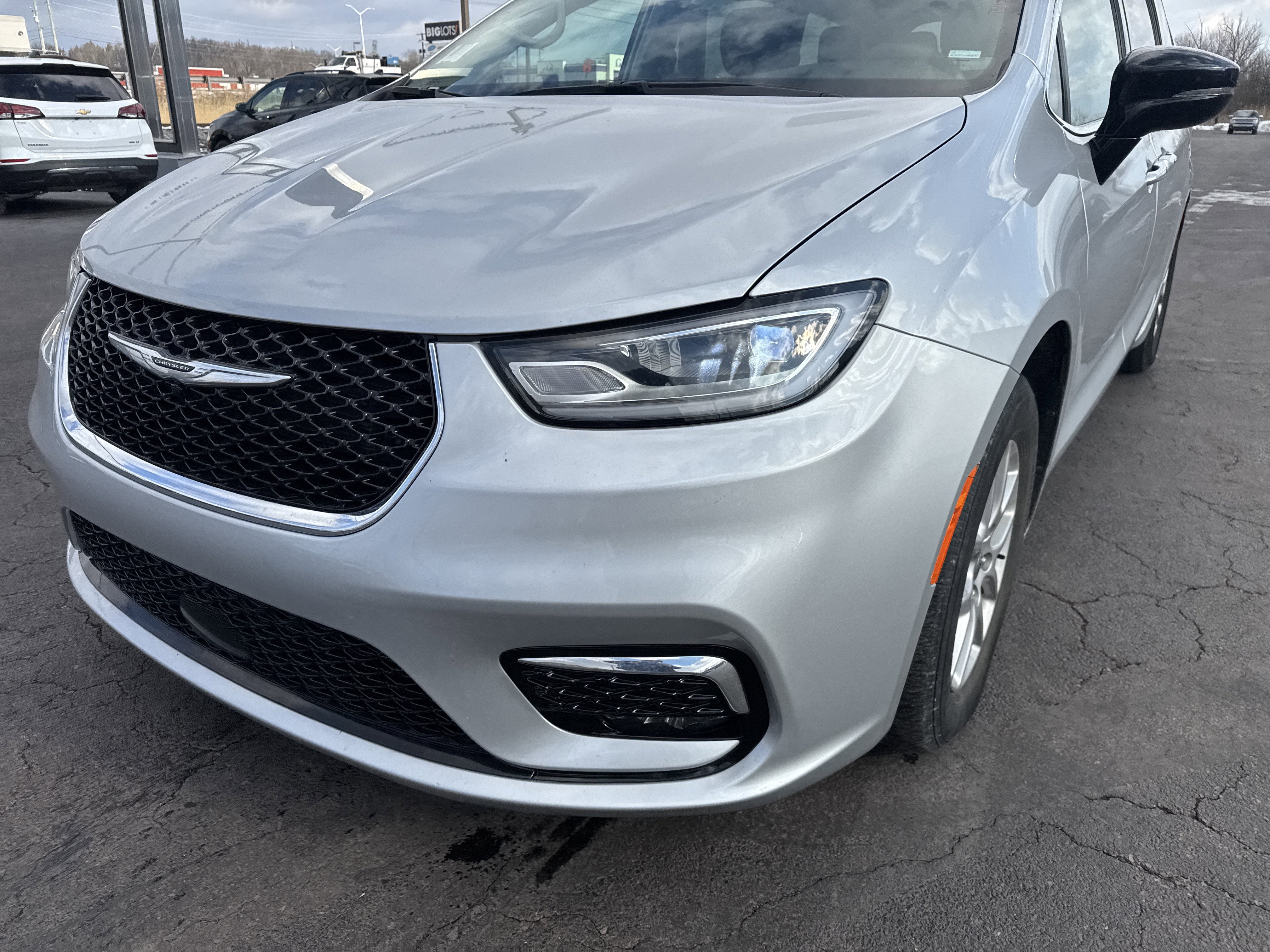 2024 Chrysler Pacifica Touring L