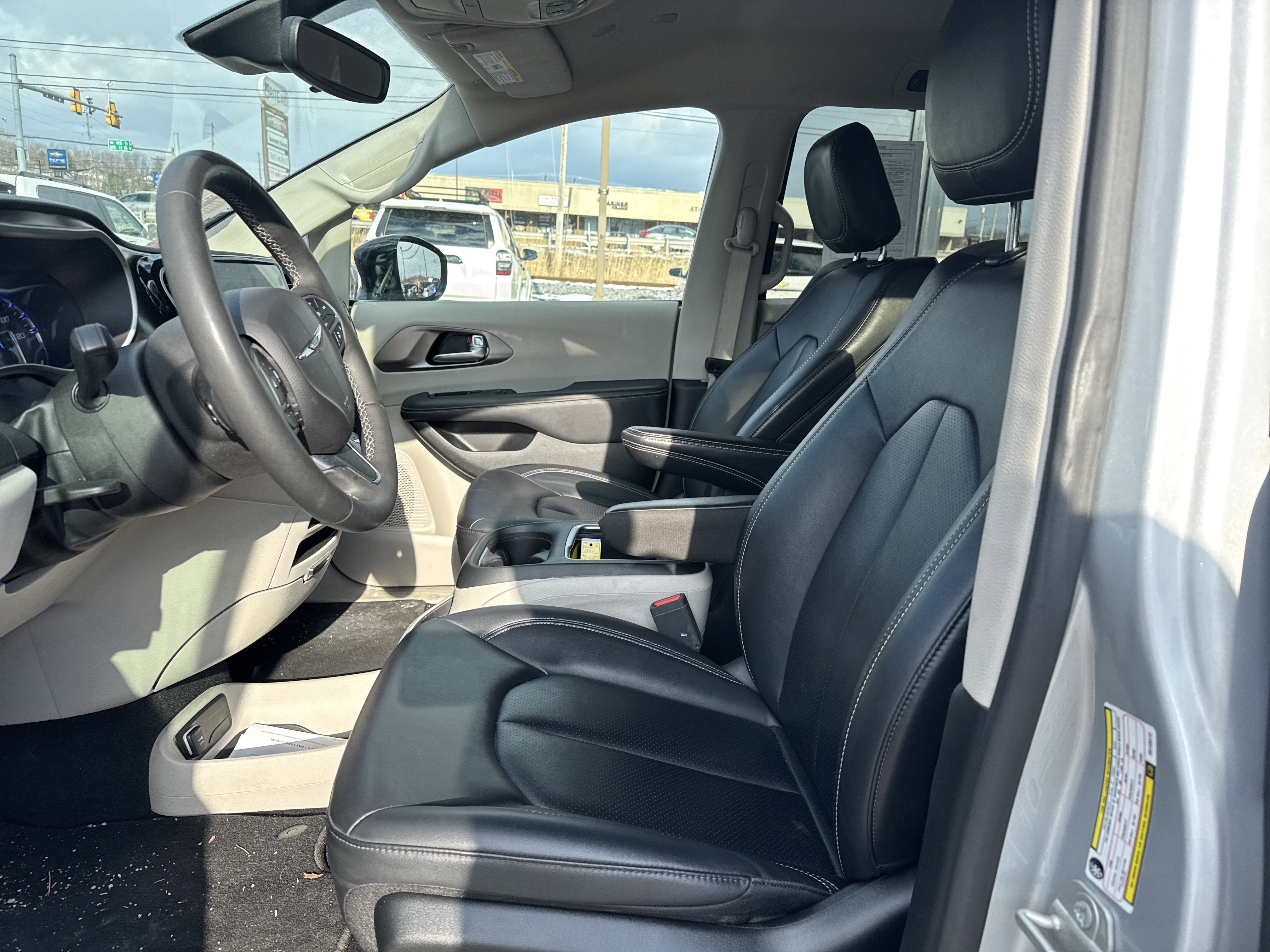 2024 Chrysler Pacifica Touring L