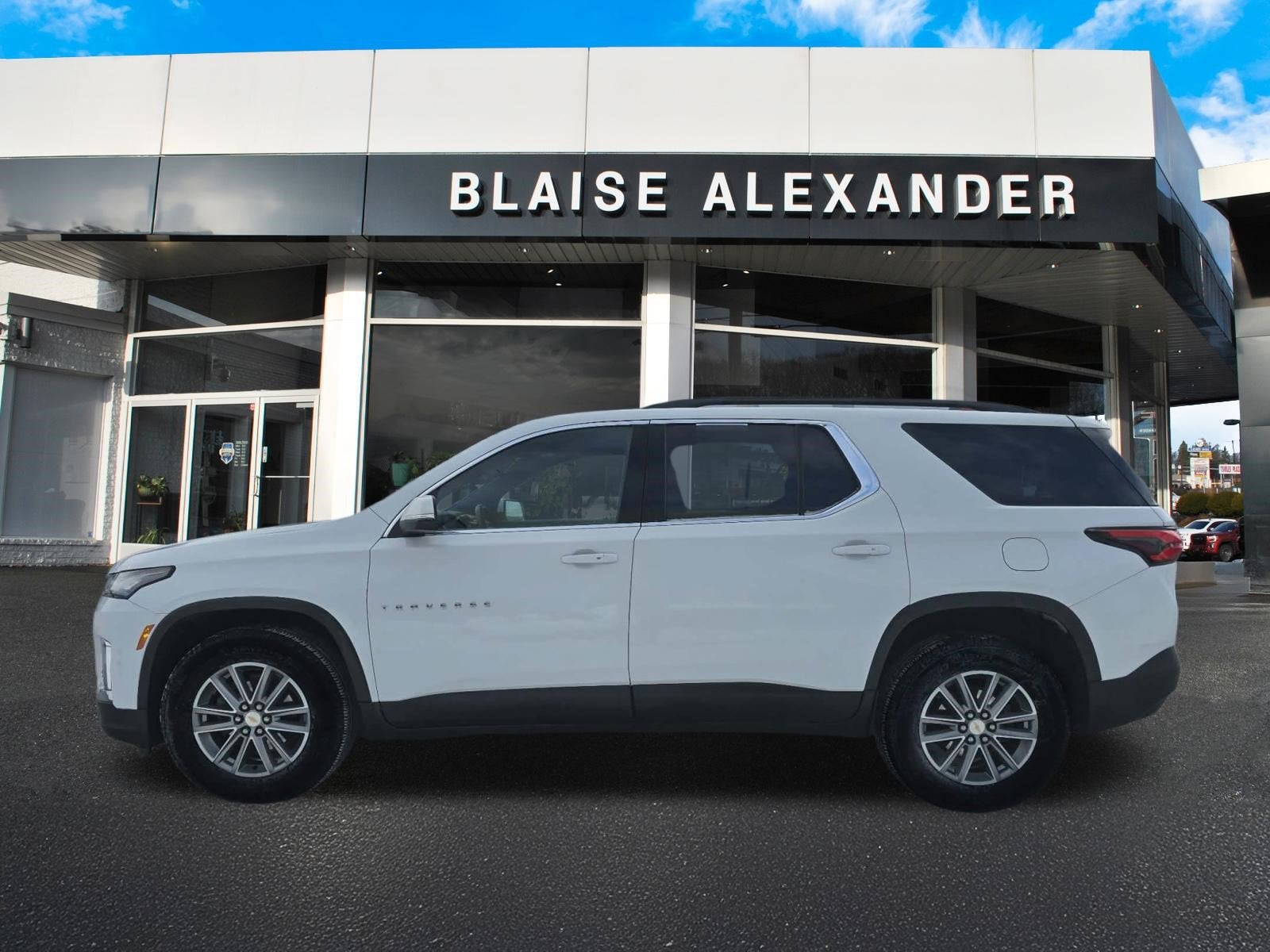 2023 Chevrolet Traverse LT Cloth