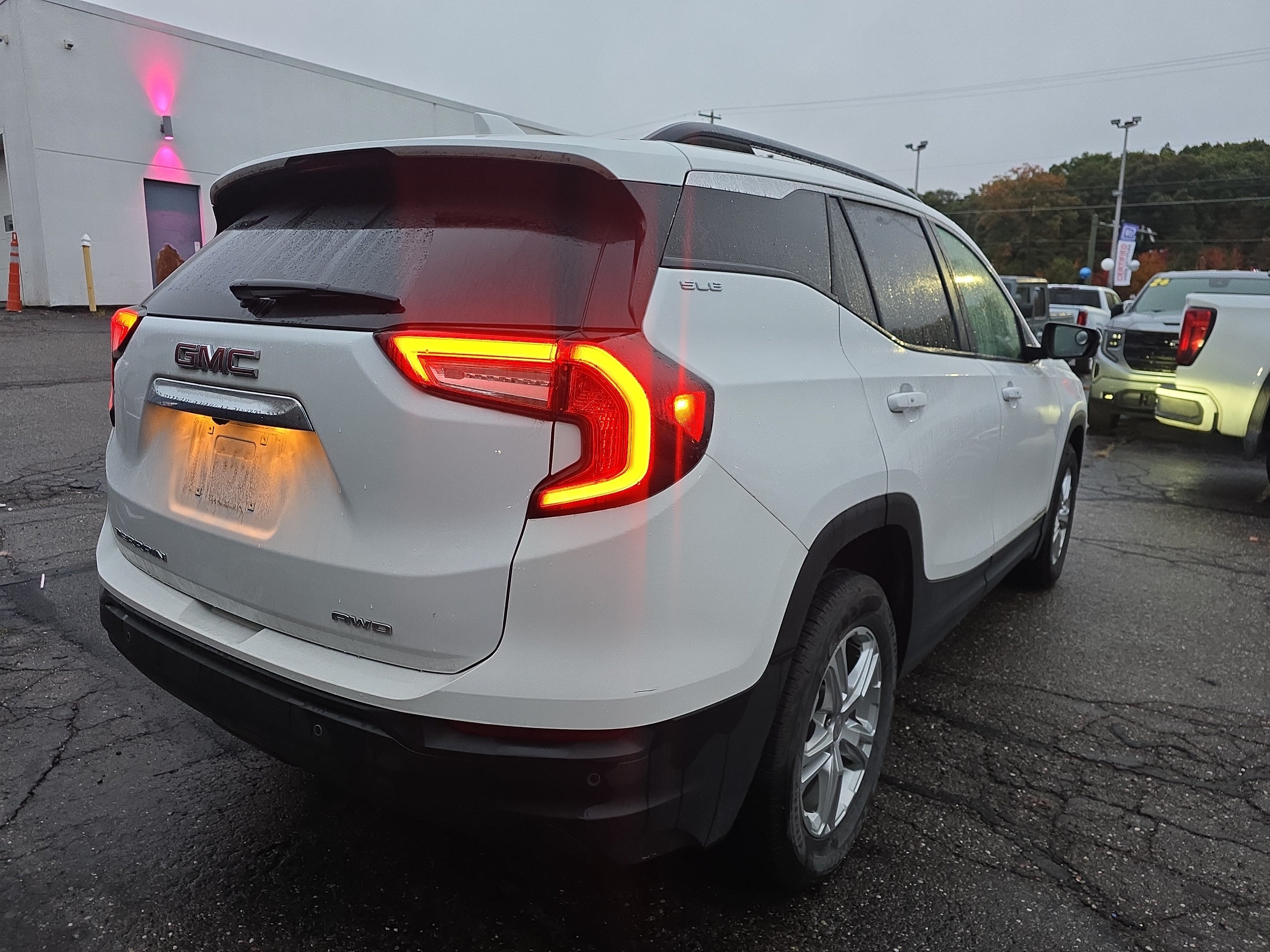 2023 GMC Terrain SLE
