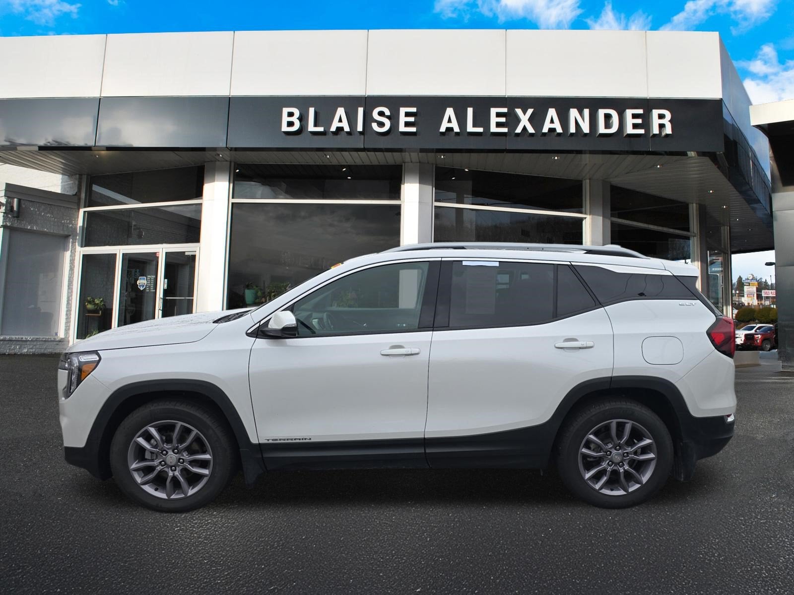 2024 GMC Terrain SLT