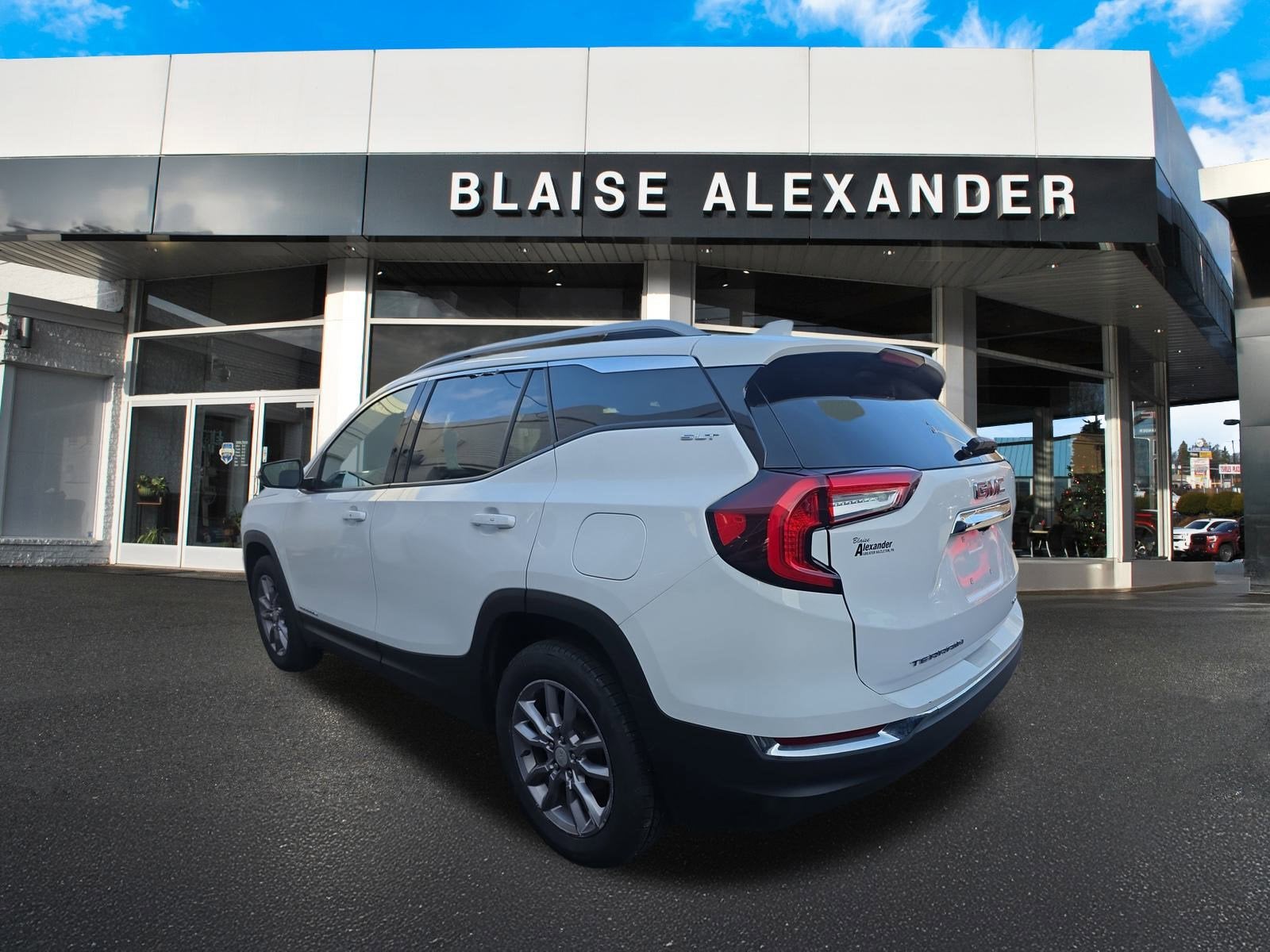 2023 GMC Terrain SLT