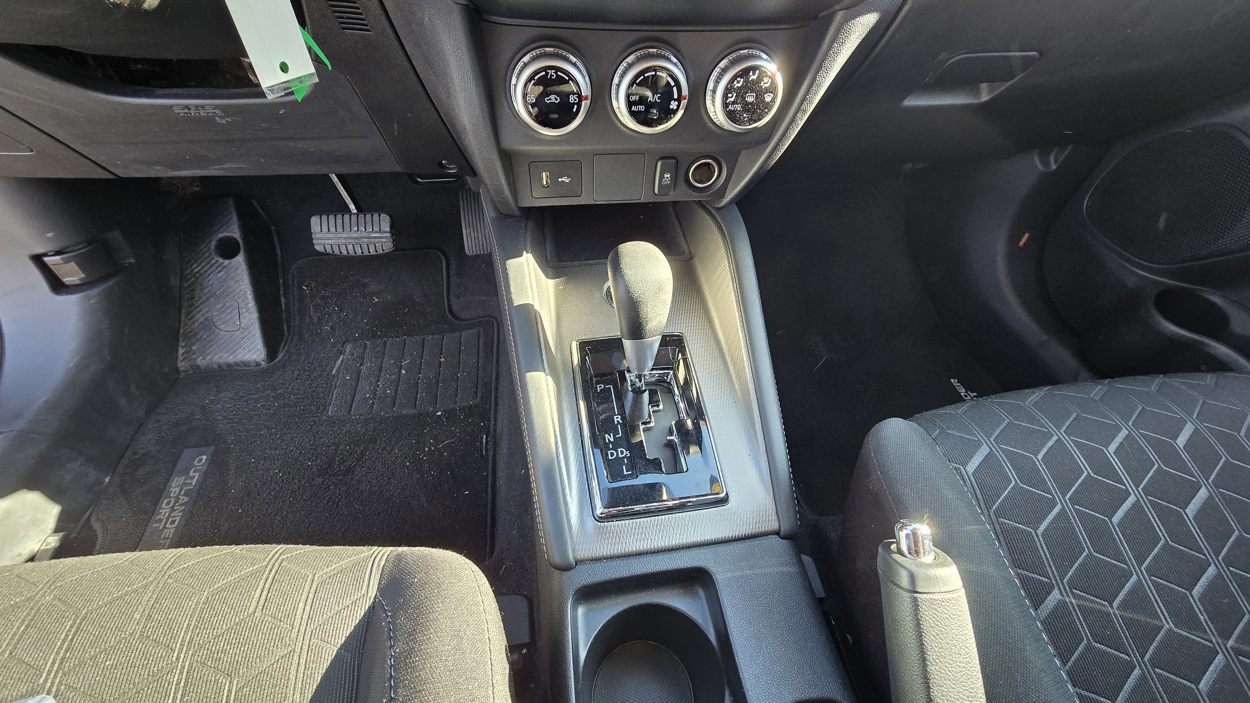 2025 Mitsubishi Outlander Sport S