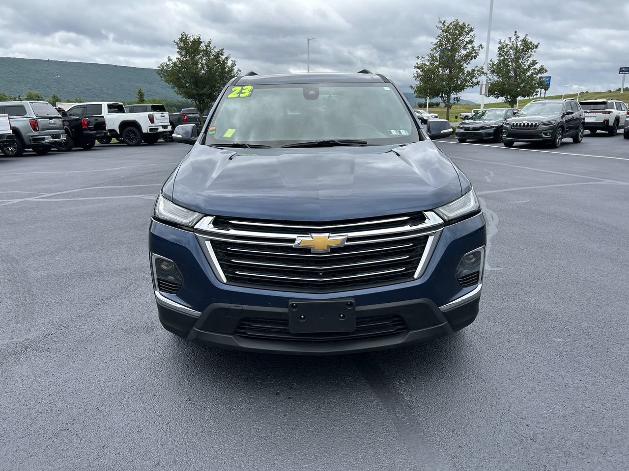 2023 Chevrolet Traverse LT Leather