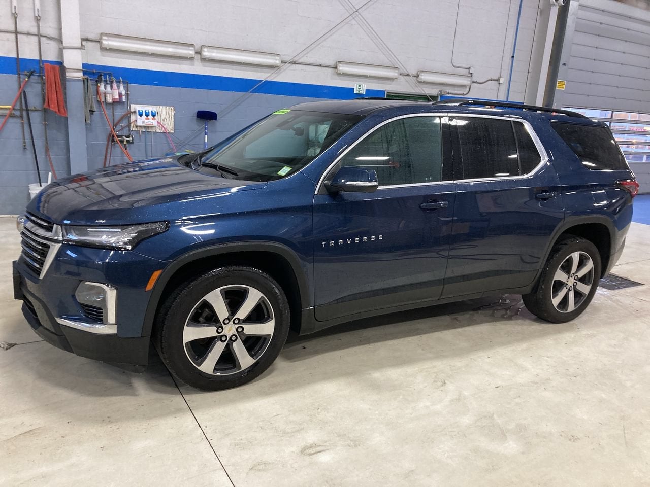 2023 Chevrolet Traverse LT Leather