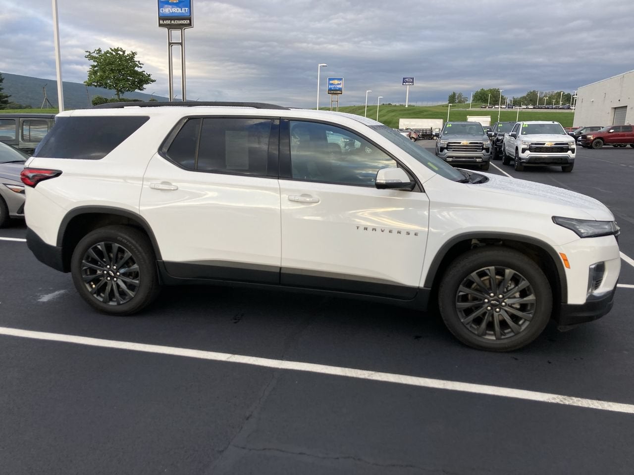 2023 Chevrolet Traverse RS