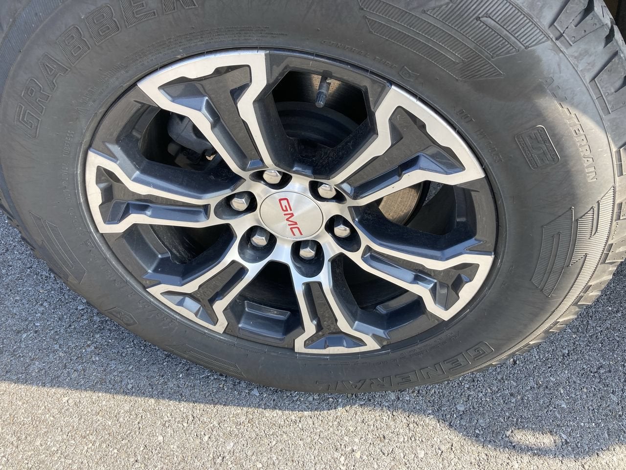 2023 GMC Canyon AT4