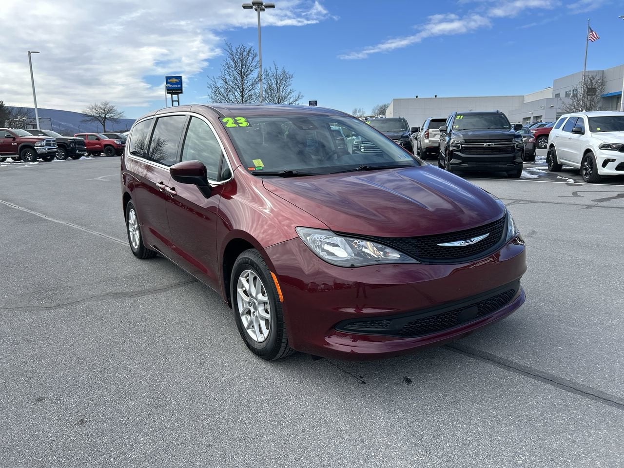 2023 Chrysler Voyager LX