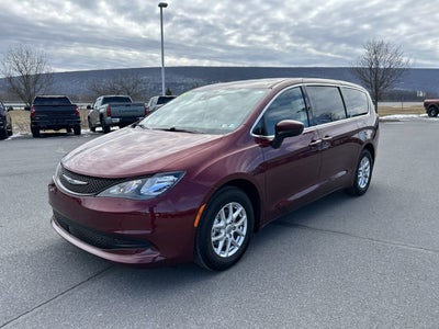 2023 Chrysler Voyager LX