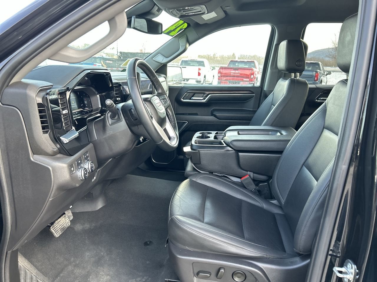 2024 GMC Sierra 1500 SLT