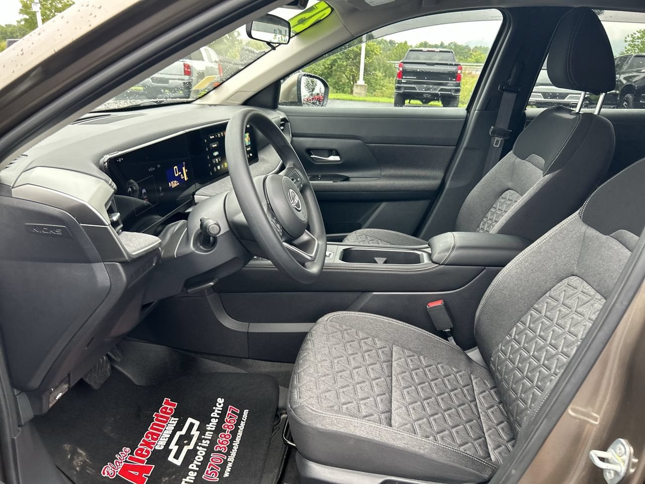 2025 Nissan Kicks SV