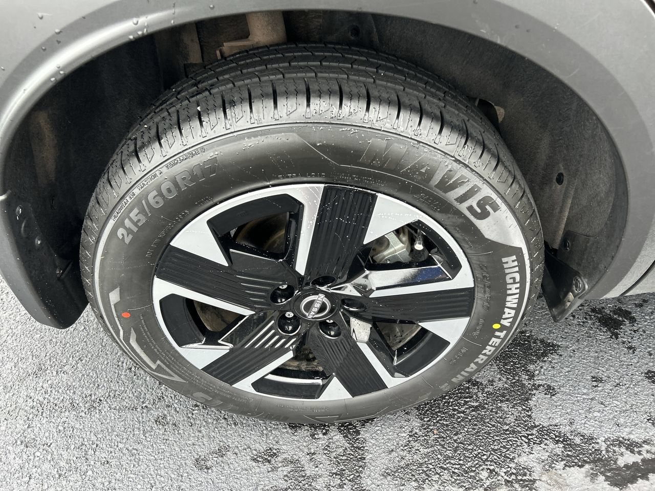 2025 Nissan Kicks SV