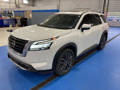 2022 Nissan Pathfinder SL