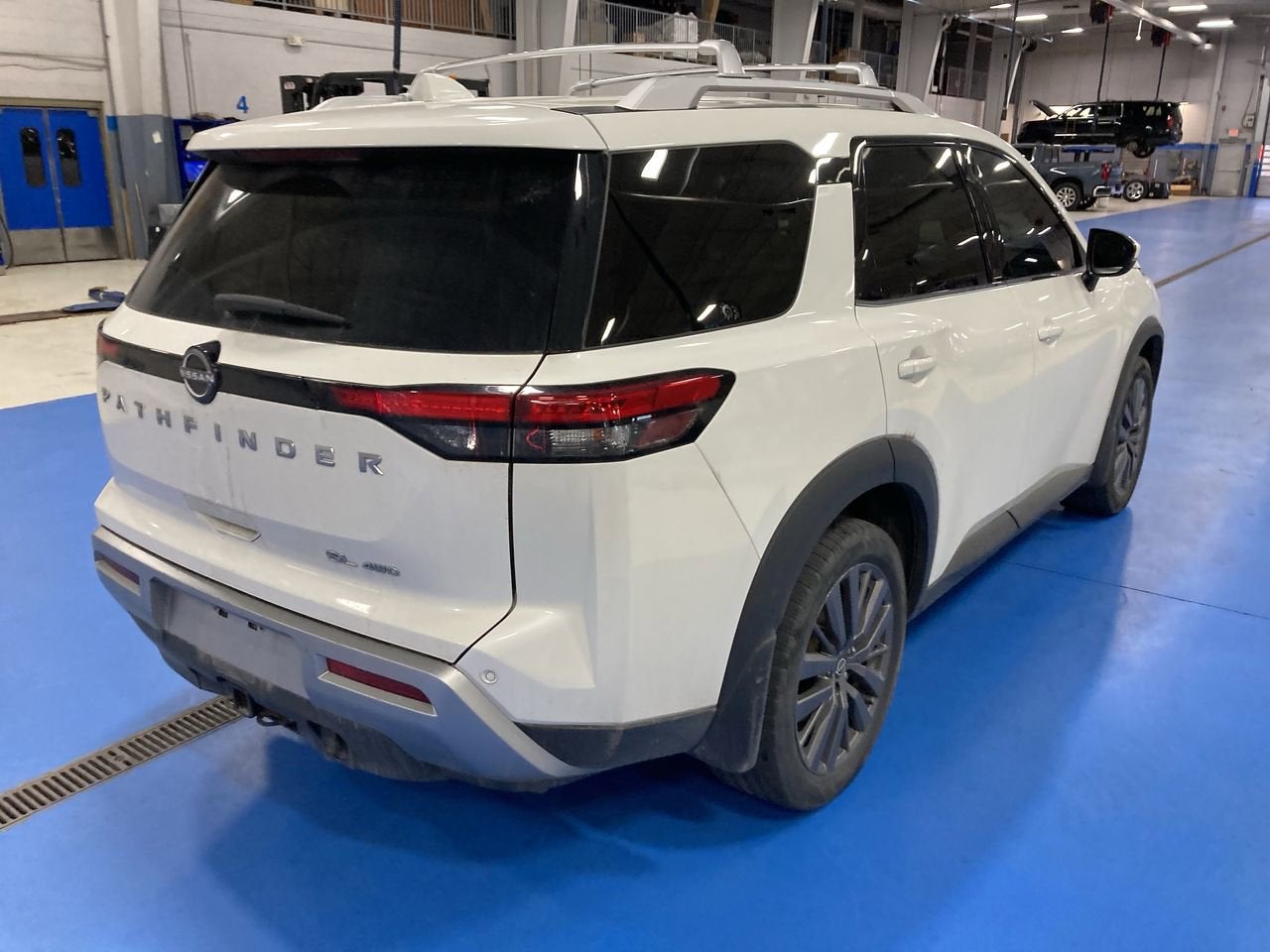 2022 Nissan Pathfinder SL