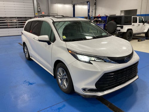 2022 Toyota Sienna XLE