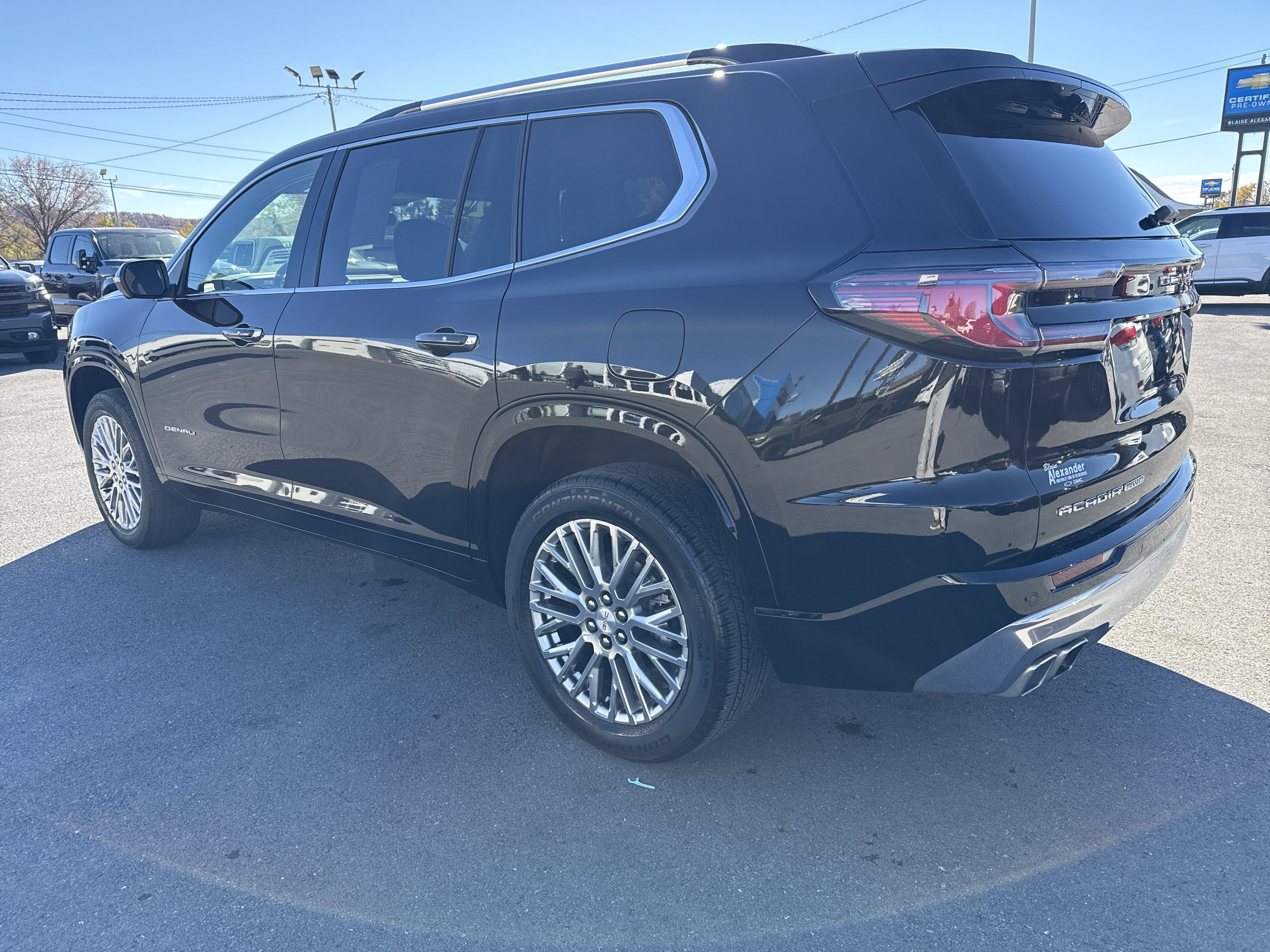 2025 GMC Acadia Denali