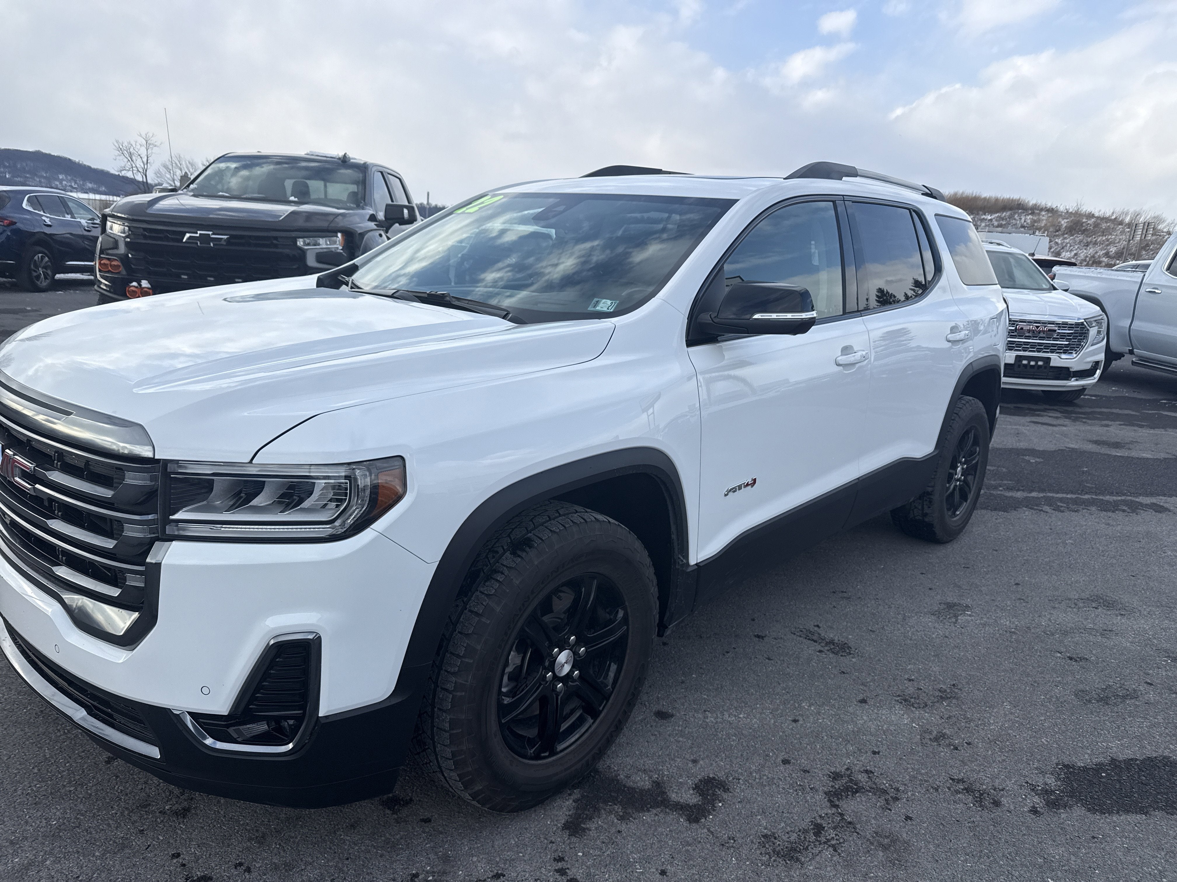 2022 GMC Acadia AT4