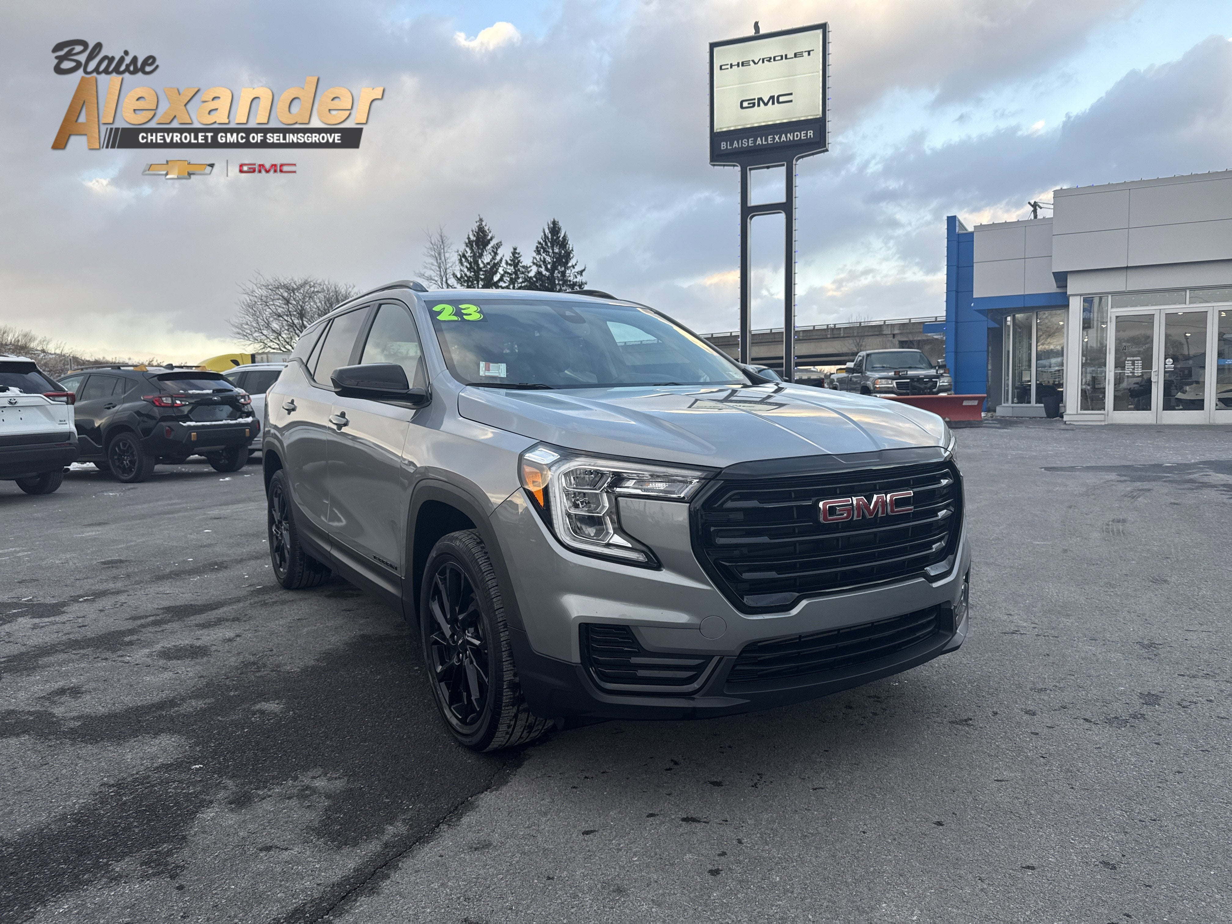 2023 GMC Terrain SLE