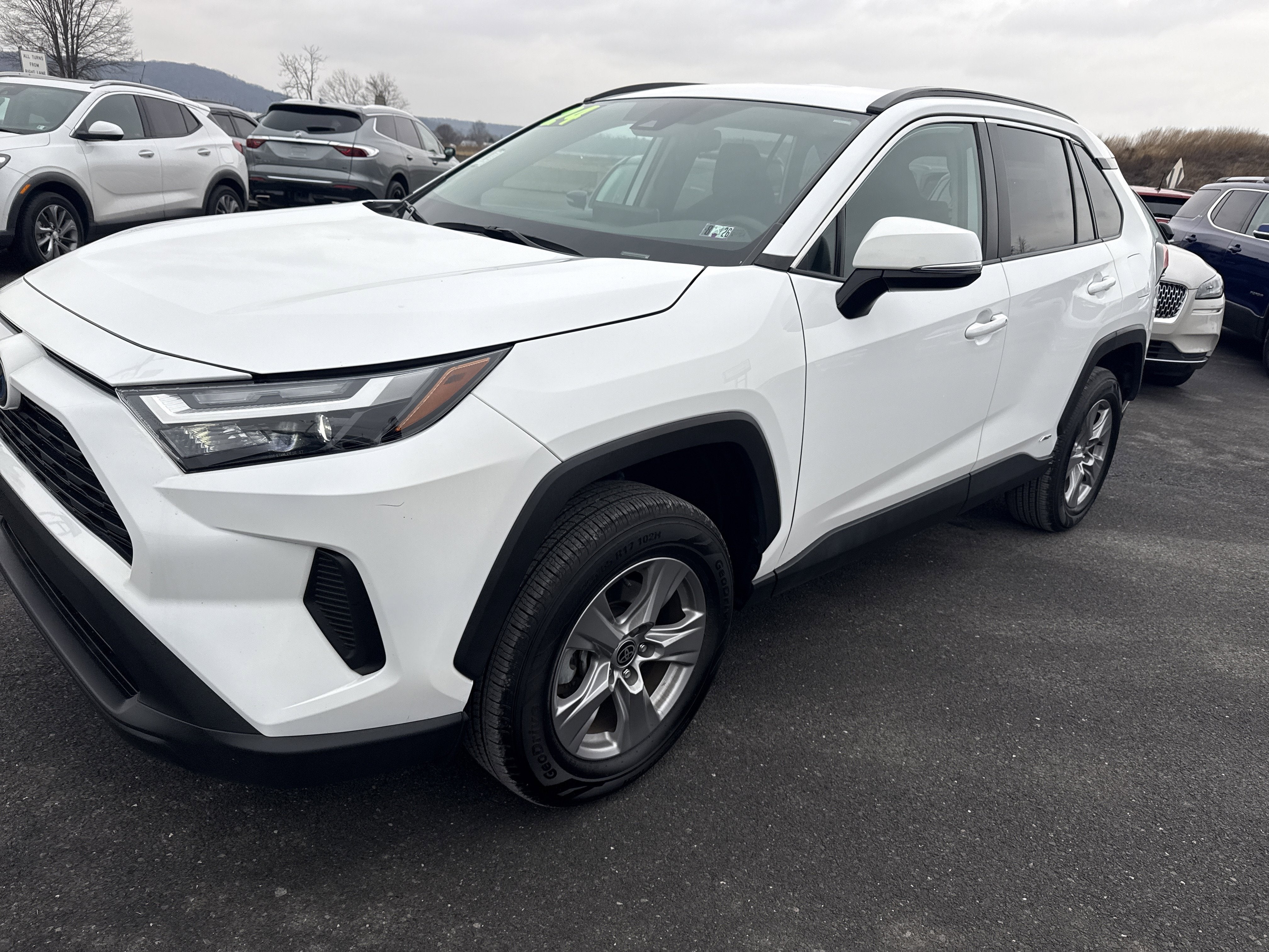 2024 Toyota RAV4 Hybrid XLE