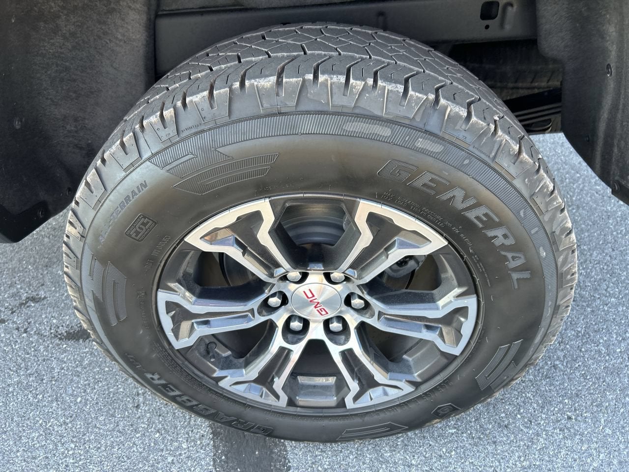2023 GMC Canyon 4WD AT4