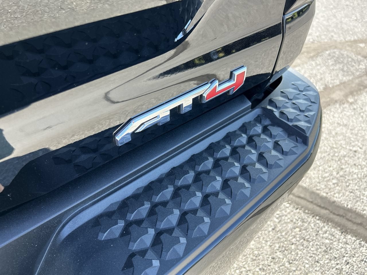 2023 GMC Canyon 4WD AT4
