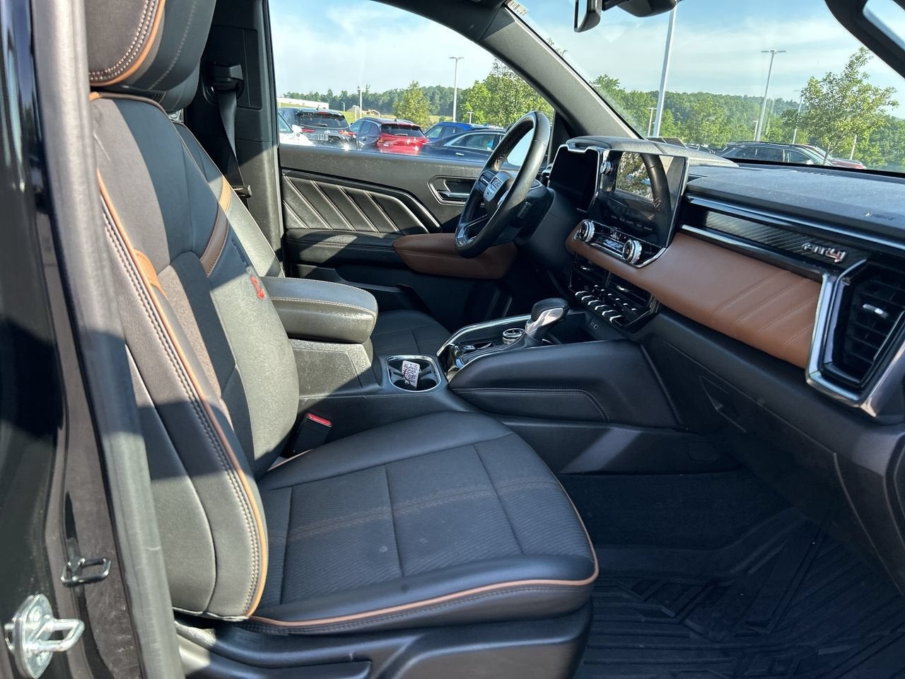 2023 GMC Canyon 4WD AT4