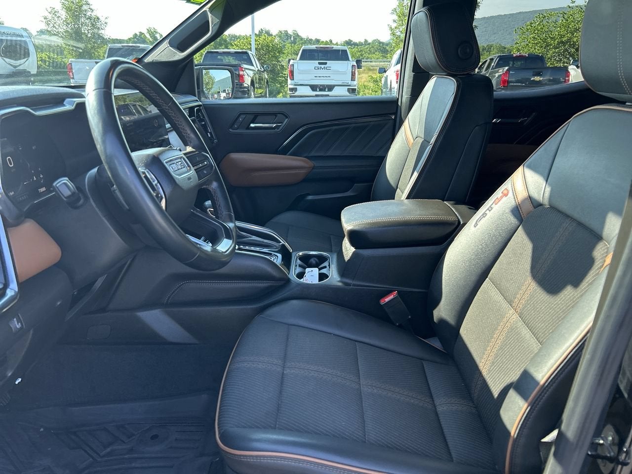 2023 GMC Canyon 4WD AT4