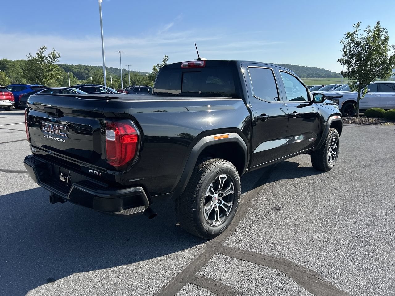 2023 GMC Canyon 4WD AT4